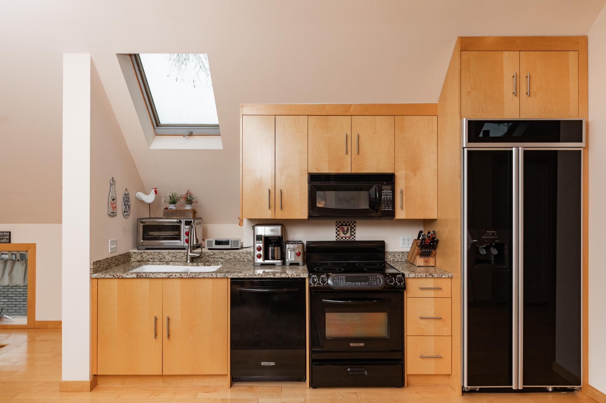 Saint Paul, Minnesota, 55105, United States, 6 Bedrooms Bedrooms, ,5 BathroomsBathrooms,Residential,Pending,2011867