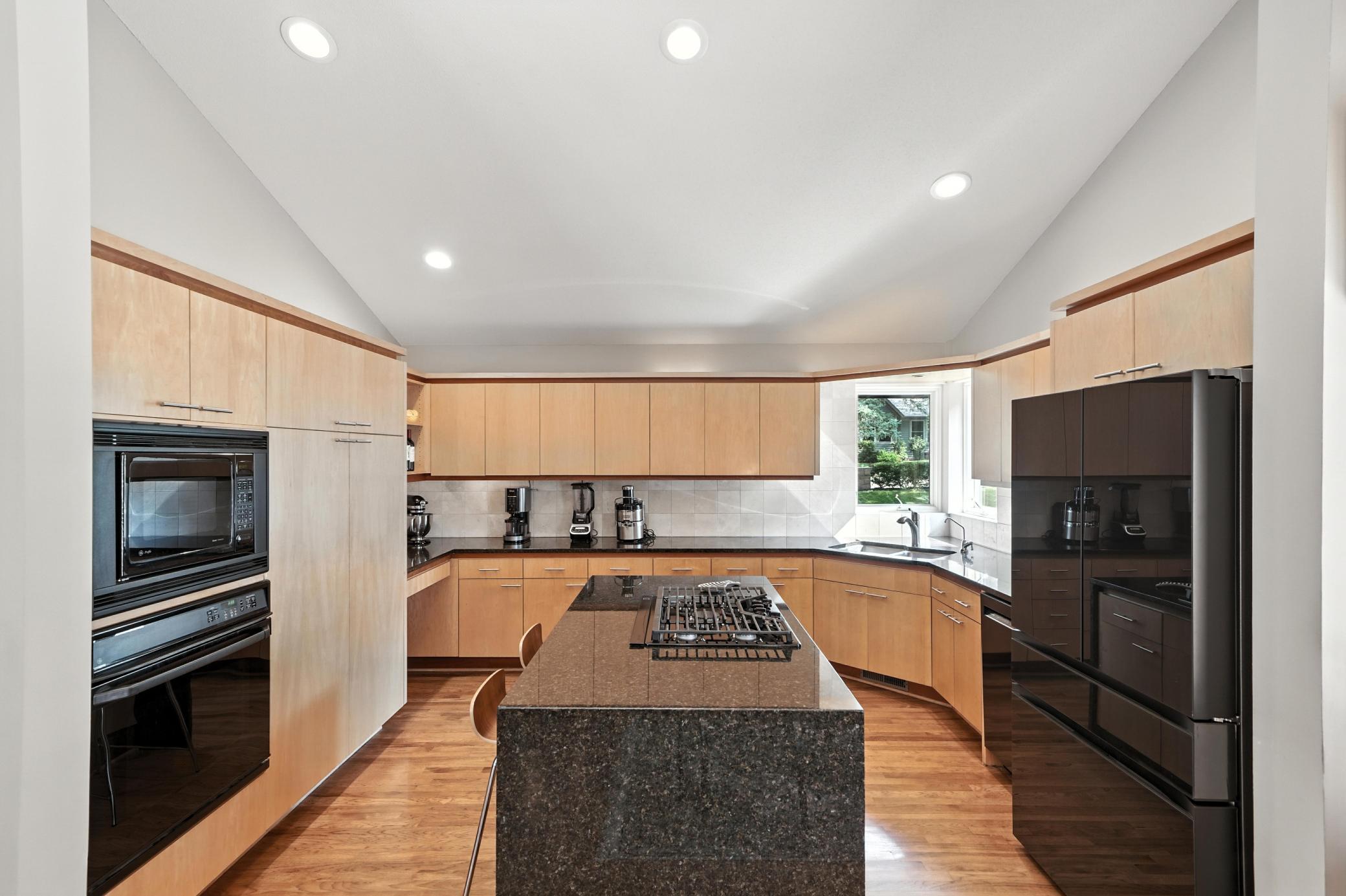 Minnetonka, Minnesota, 55345, United States, ,3 BathroomsBathrooms,Residential,Active,1894771