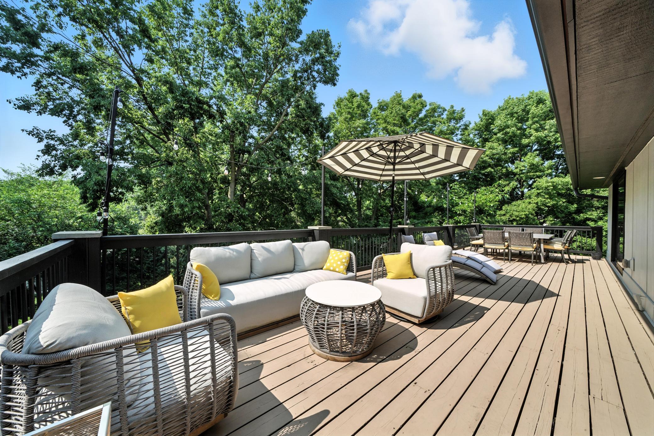 Minnetonka, Minnesota, 55345, United States, 5 Bedrooms Bedrooms, ,3 BathroomsBathrooms,Residential,Active,1971001