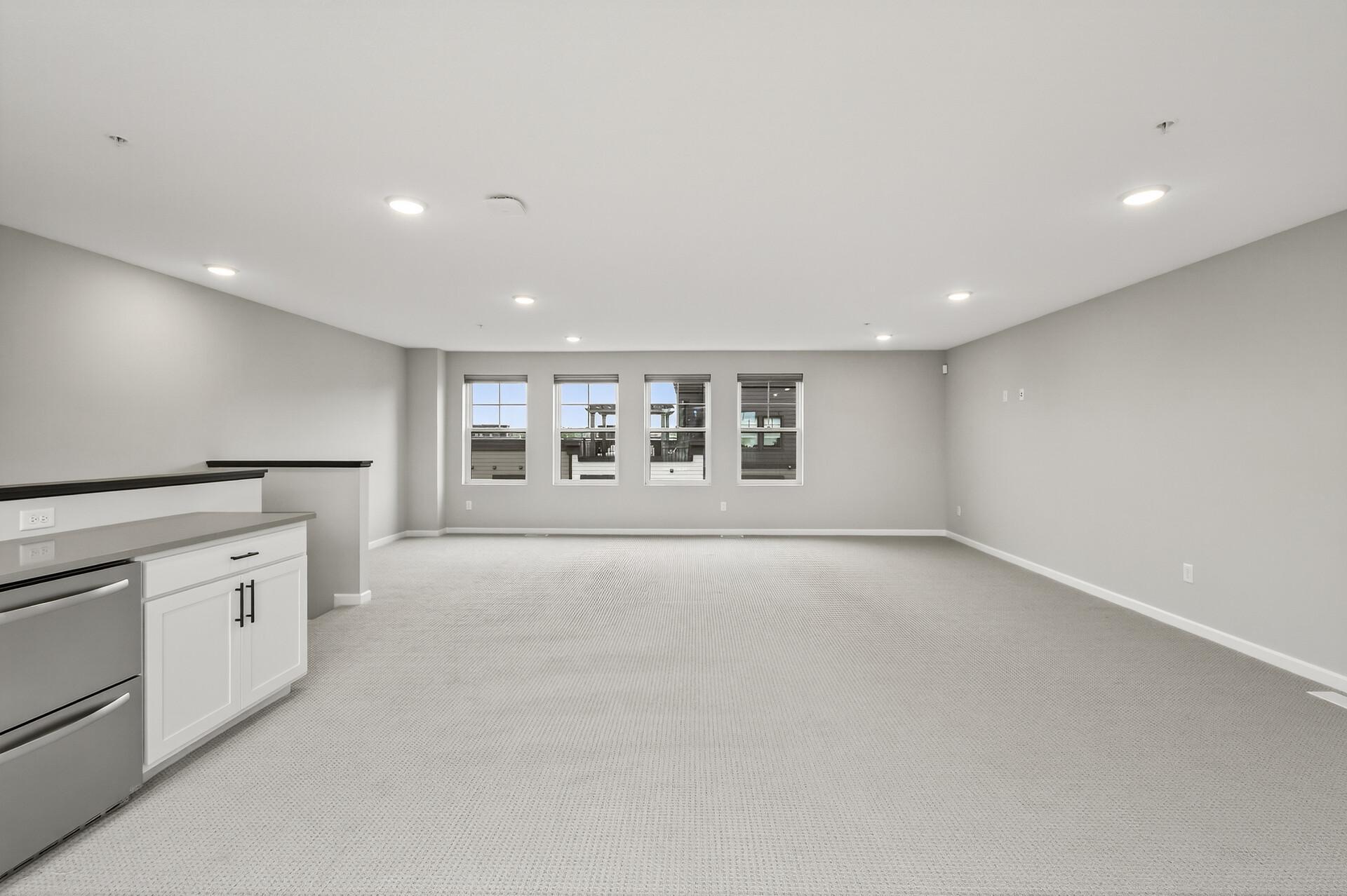 Saint Paul, Minnesota, 55116, United States, 4 Bedrooms Bedrooms, ,4 BathroomsBathrooms,Residential,Active,2003561