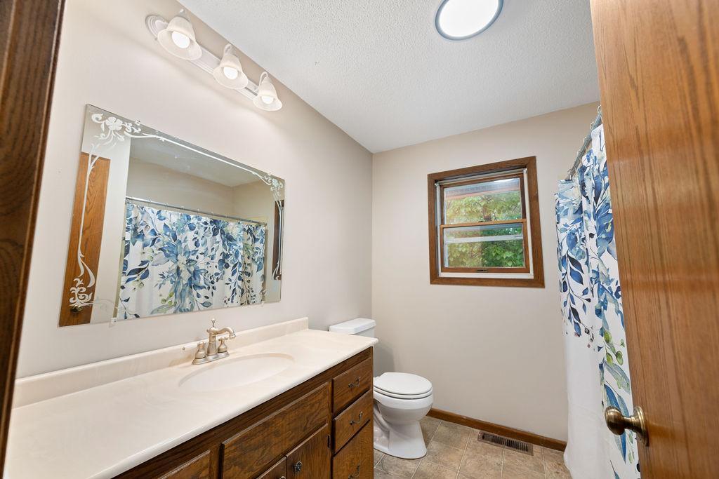 Isanti, Minnesota, 55040, United States, ,1 BathroomBathrooms,Residential,Active,1849500