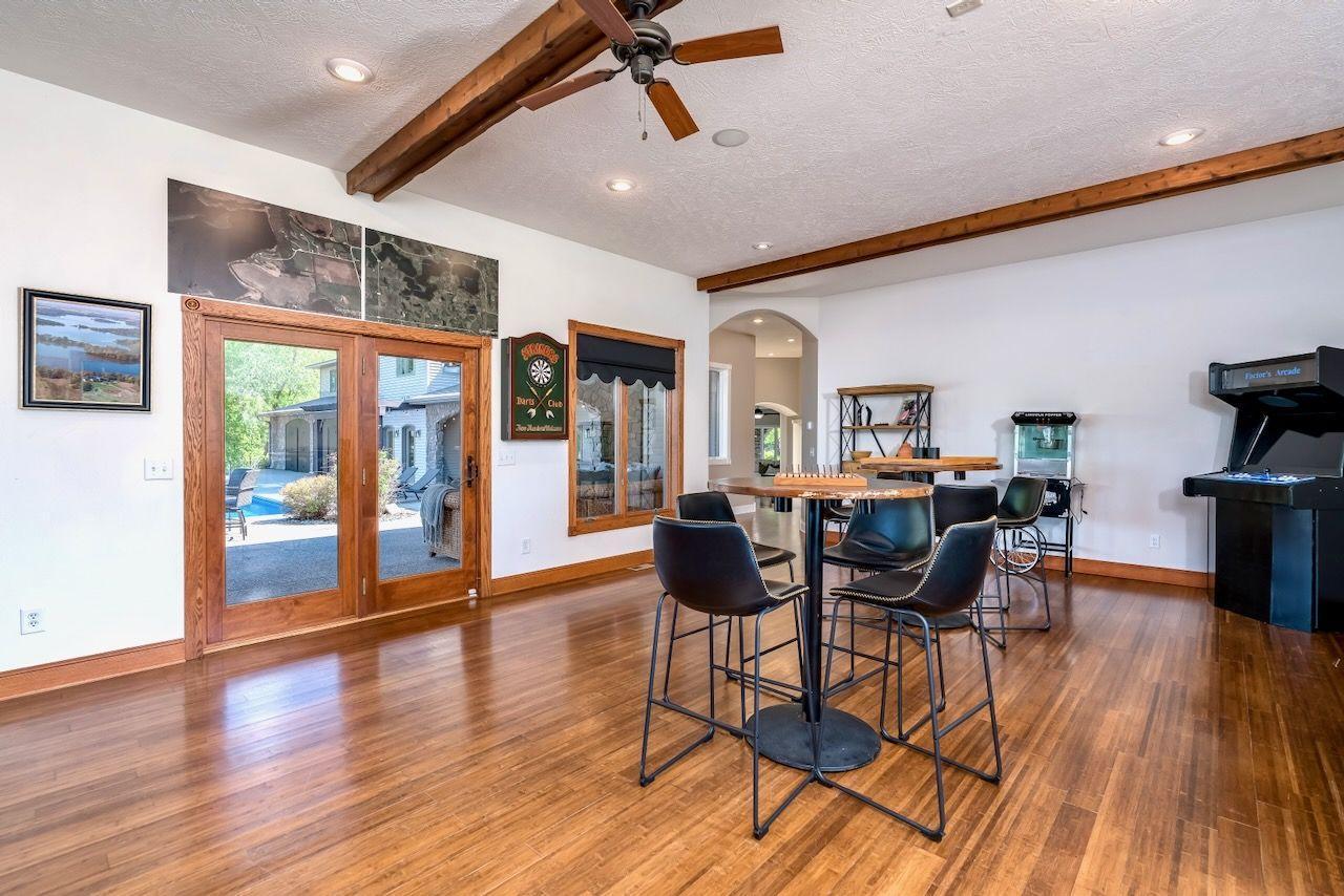 Elysian, Minnesota, 56028, United States, 6 Bedrooms Bedrooms, ,6 BathroomsBathrooms,Residential,Active,1831792