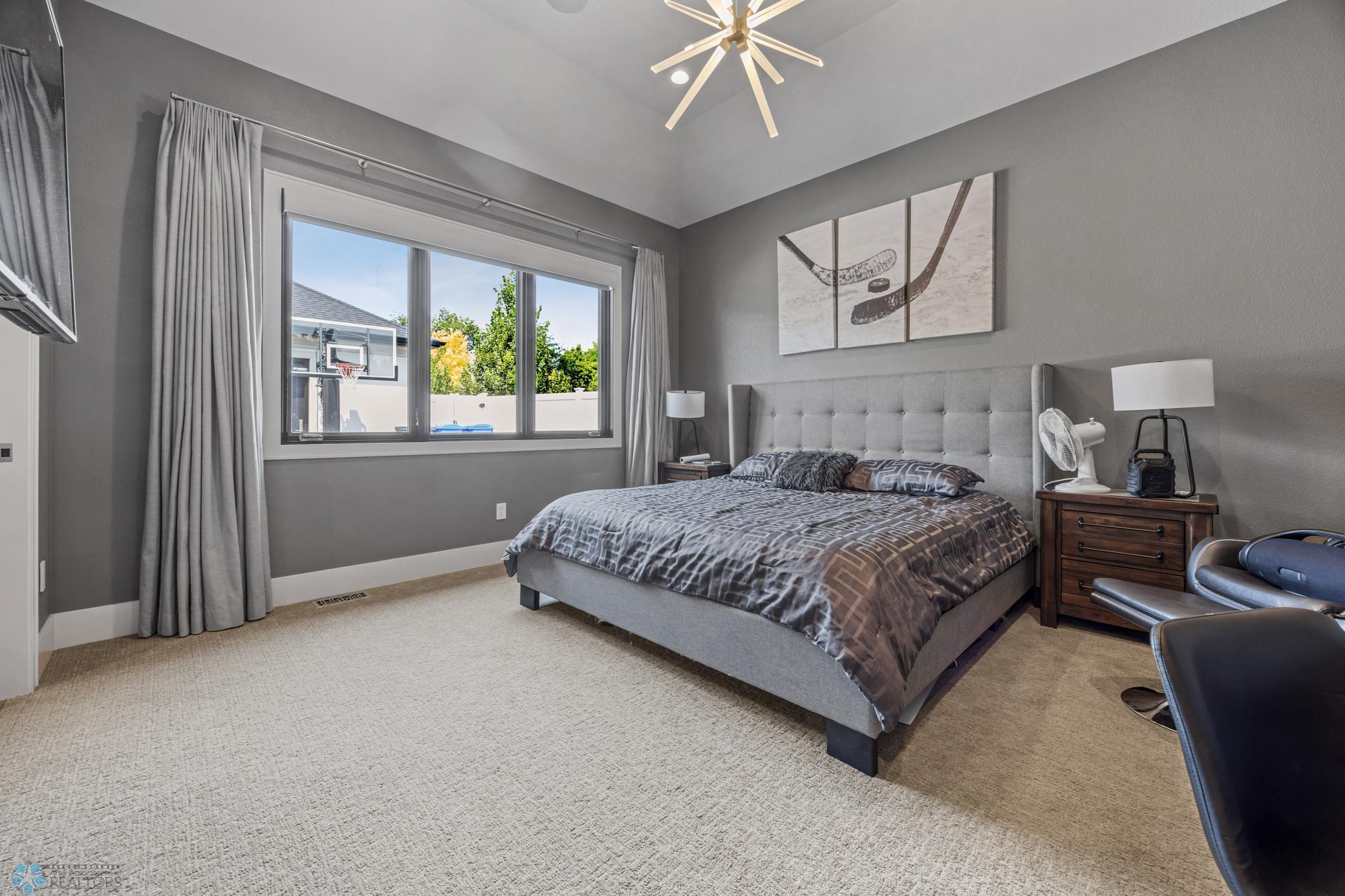 Fargo, North Dakota, 58104, United States, 5 Bedrooms Bedrooms, ,7 BathroomsBathrooms,Residential,Active,1941361