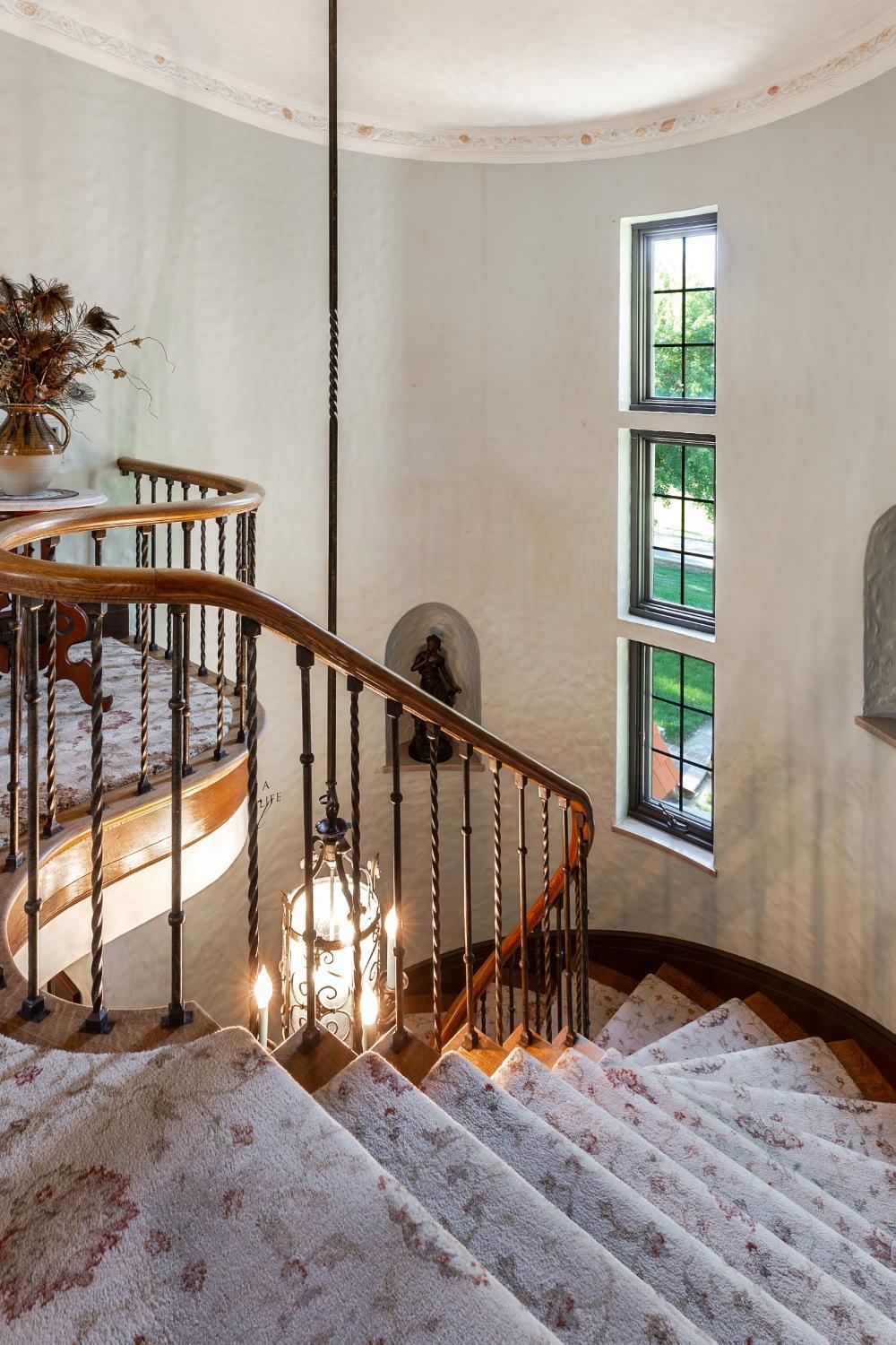 Winona, Minnesota, 55987, United States, 6 Bedrooms Bedrooms, ,6 BathroomsBathrooms,Residential,Active,1926925