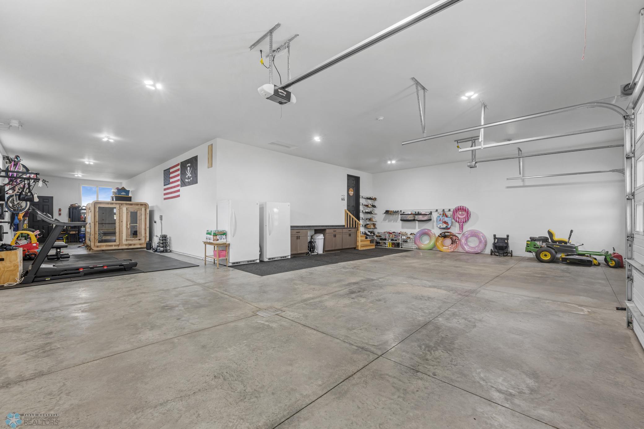 Oxbow, North Dakota, 58047, United States, 5 Bedrooms Bedrooms, ,3 BathroomsBathrooms,Residential,Active,1926894