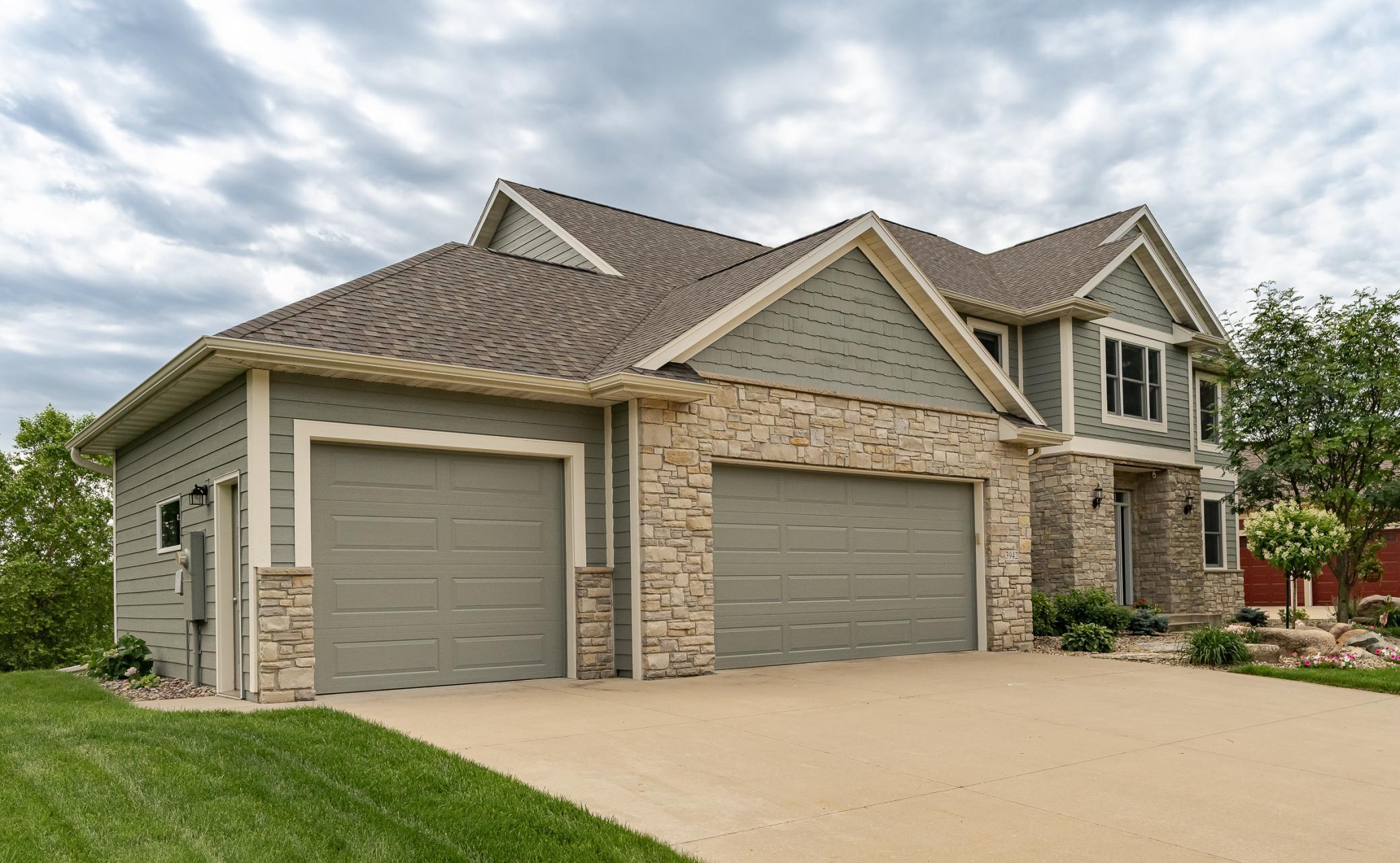 Rochester, Minnesota, 55902, United States, 6 Bedrooms Bedrooms, ,4 BathroomsBathrooms,Residential,Active,1888994