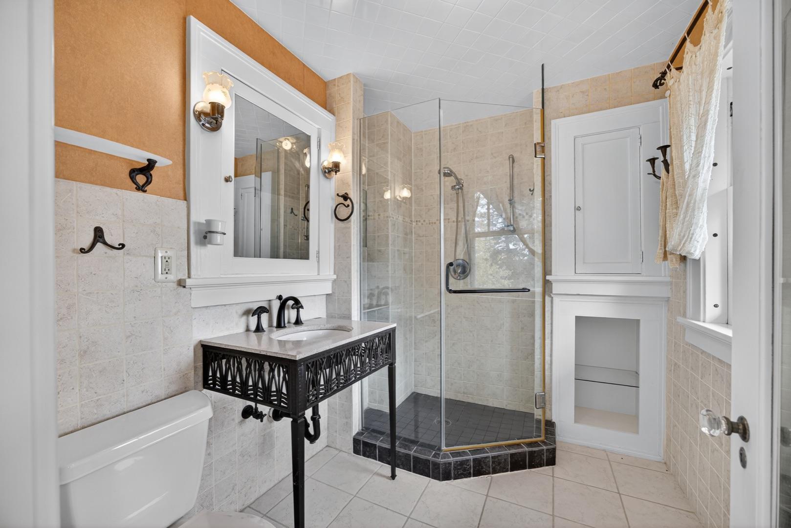 Rochester, Minnesota, 55902, United States, 7 Bedrooms Bedrooms, ,7 BathroomsBathrooms,Residential,Active,1973275