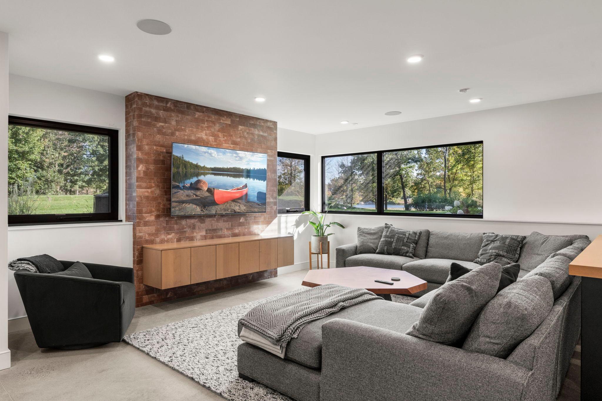 Shakopee, Minnesota, 55379, United States, 5 Bedrooms Bedrooms, ,5 BathroomsBathrooms,Residential,Active,1964254