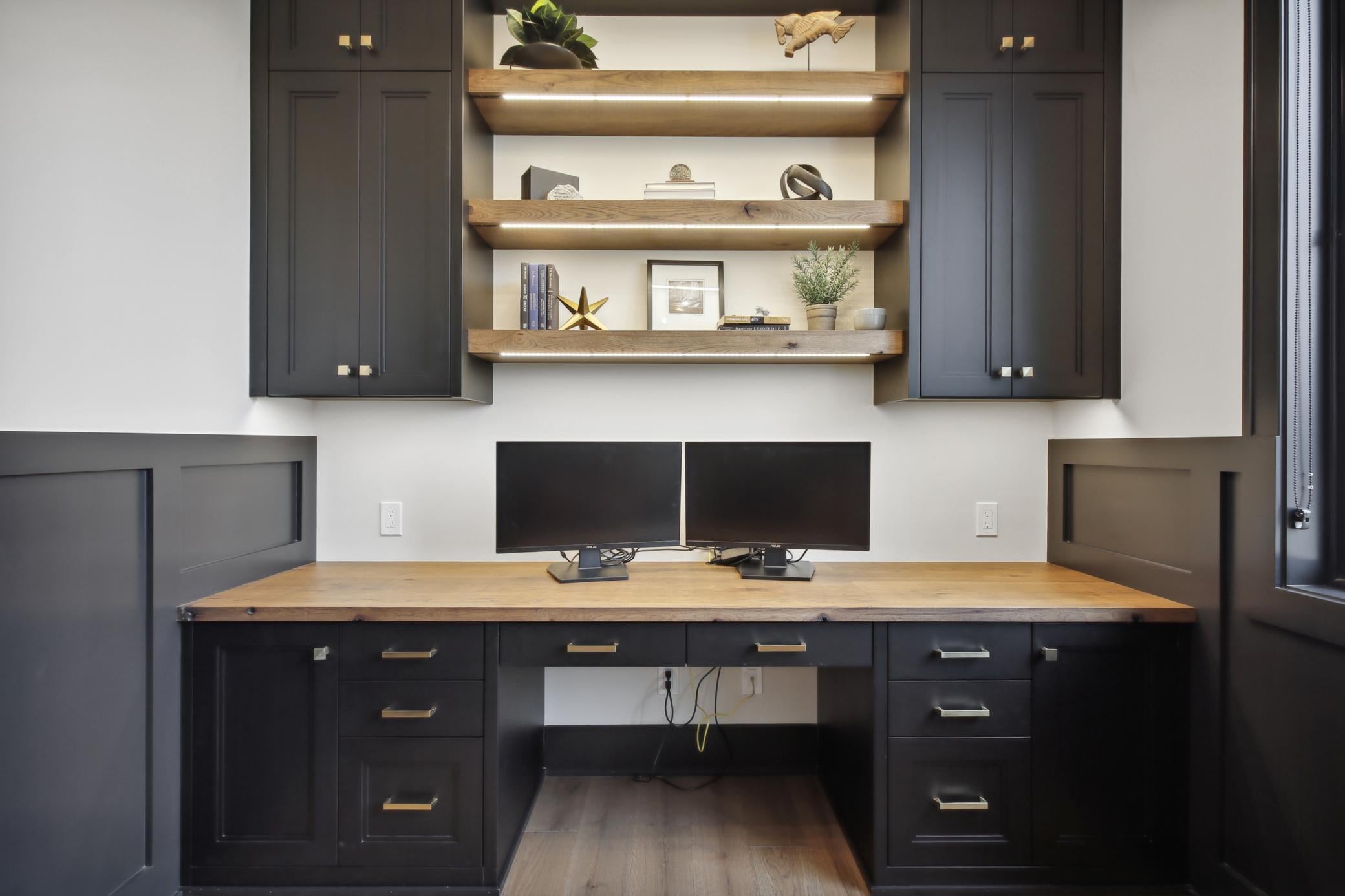 Eagan, Minnesota, 55123, United States, 5 Bedrooms Bedrooms, ,6 BathroomsBathrooms,Residential,Active,1944081