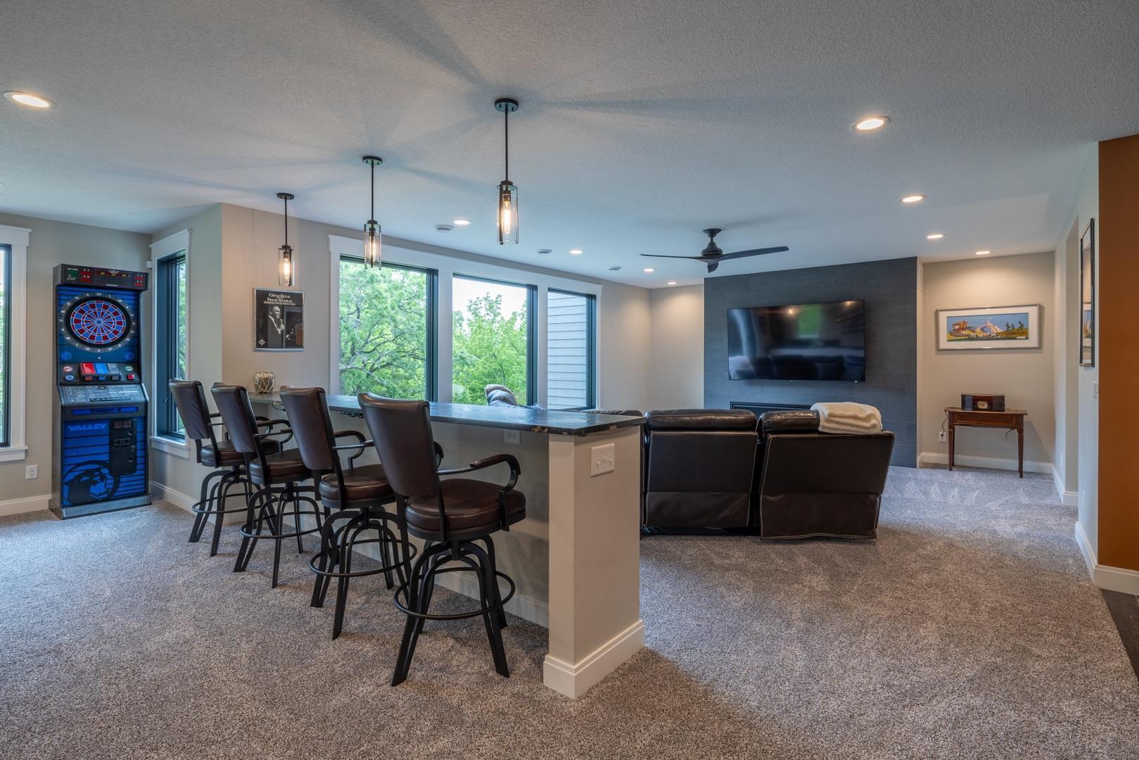 Rochester, Minnesota, 55902, United States, 4 Bedrooms Bedrooms, ,4 BathroomsBathrooms,Residential,Active,1853329