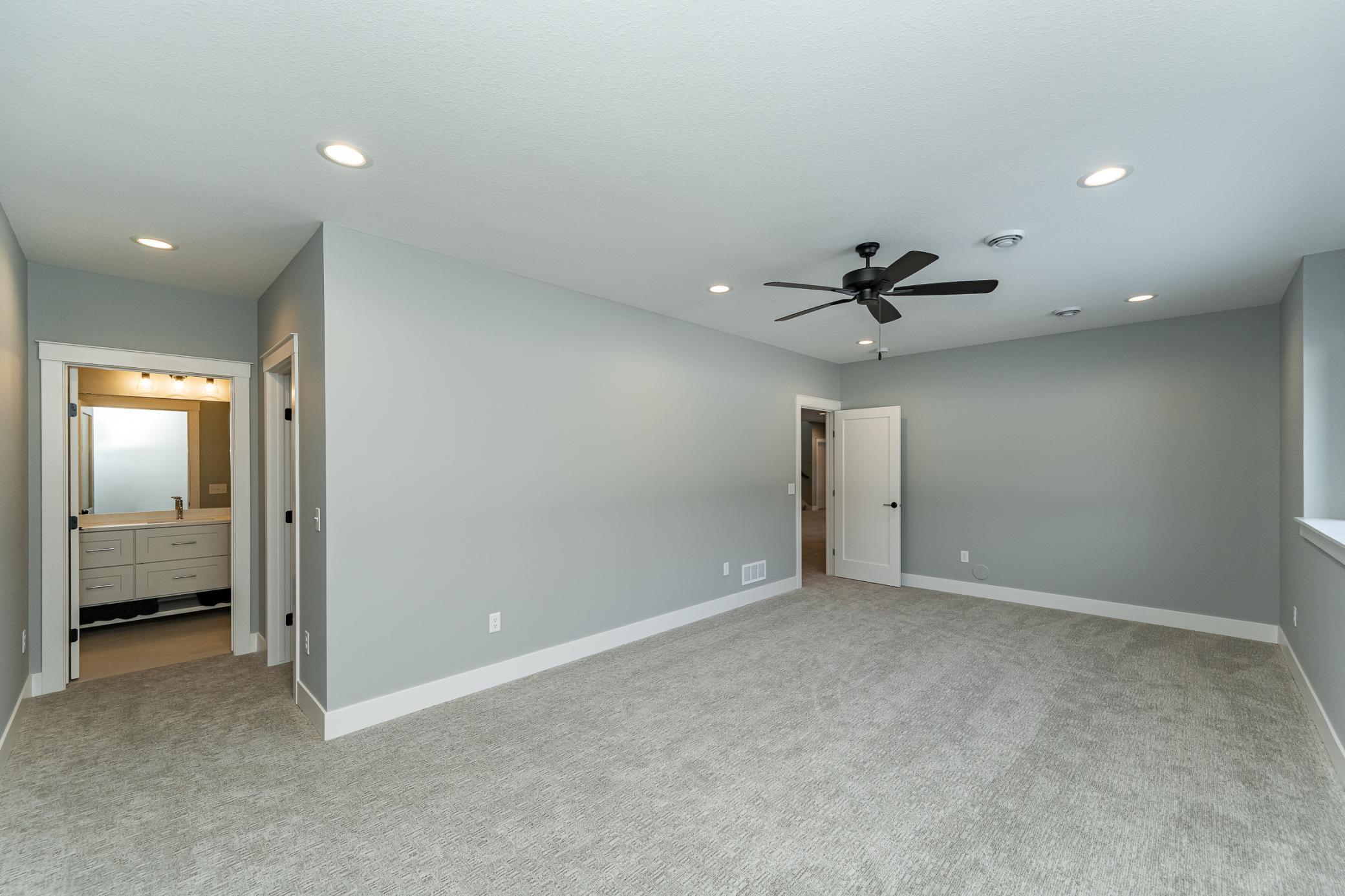 Rochester, Minnesota, 55902, United States, 5 Bedrooms Bedrooms, ,6 BathroomsBathrooms,Residential,Active,1892599