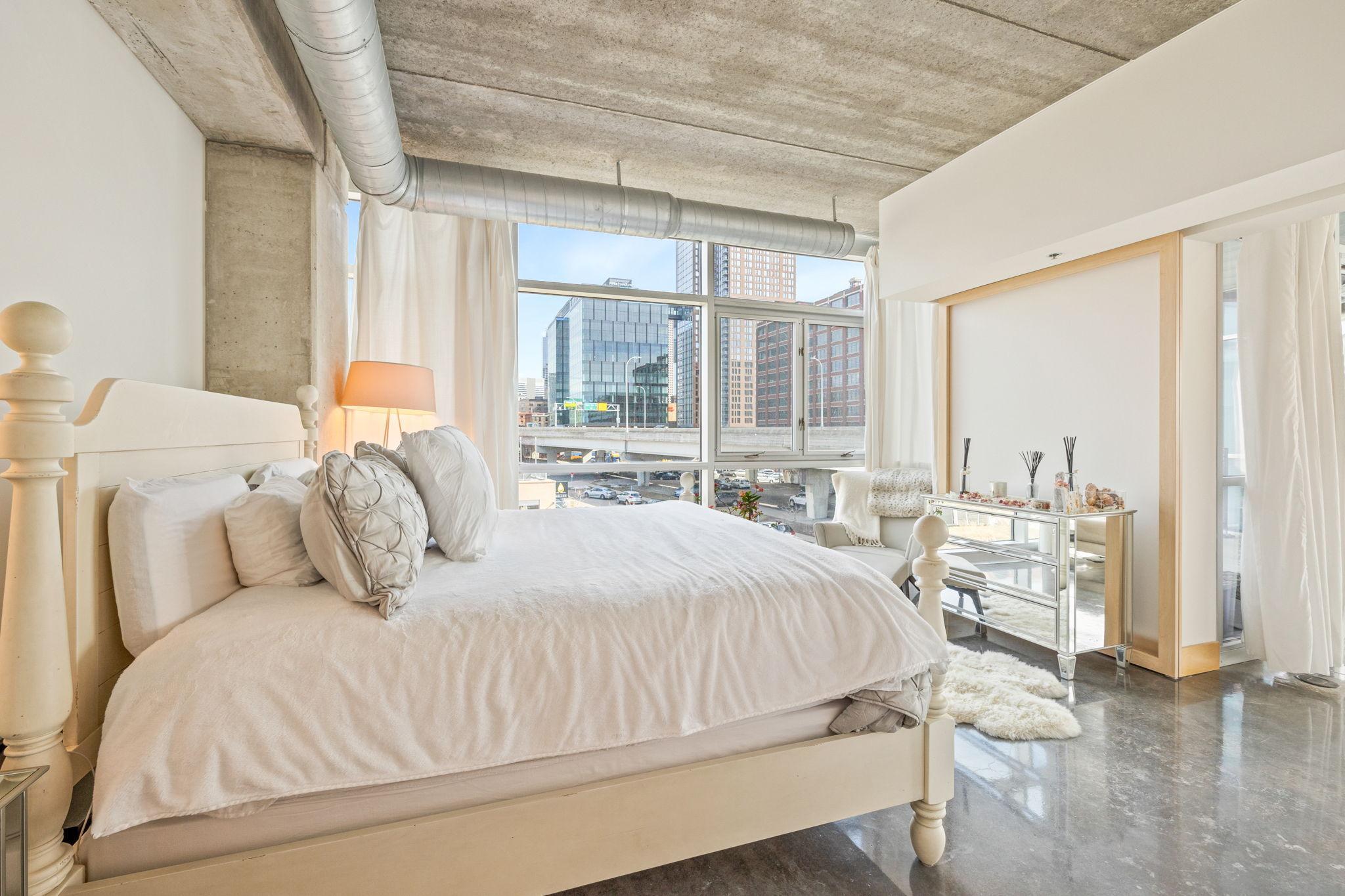 Minneapolis, Minnesota, 55401, United States, 2 Bedrooms Bedrooms, ,3 BathroomsBathrooms,Residential,Active,1756828