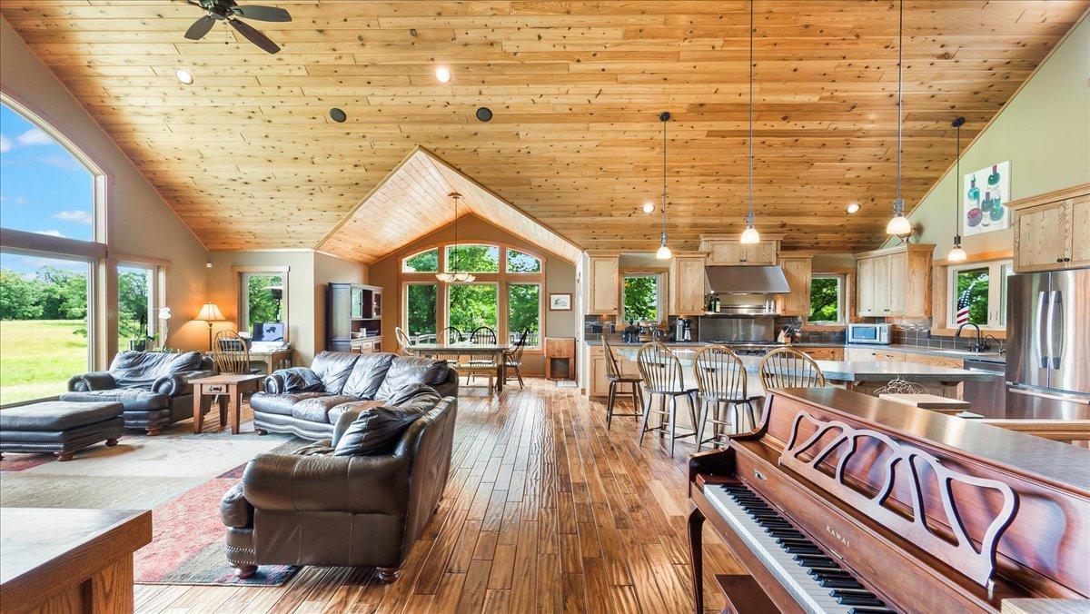 Long Prairie, Minnesota, 56347, United States, 5 Bedrooms Bedrooms, ,4 BathroomsBathrooms,Residential,Active,1952985