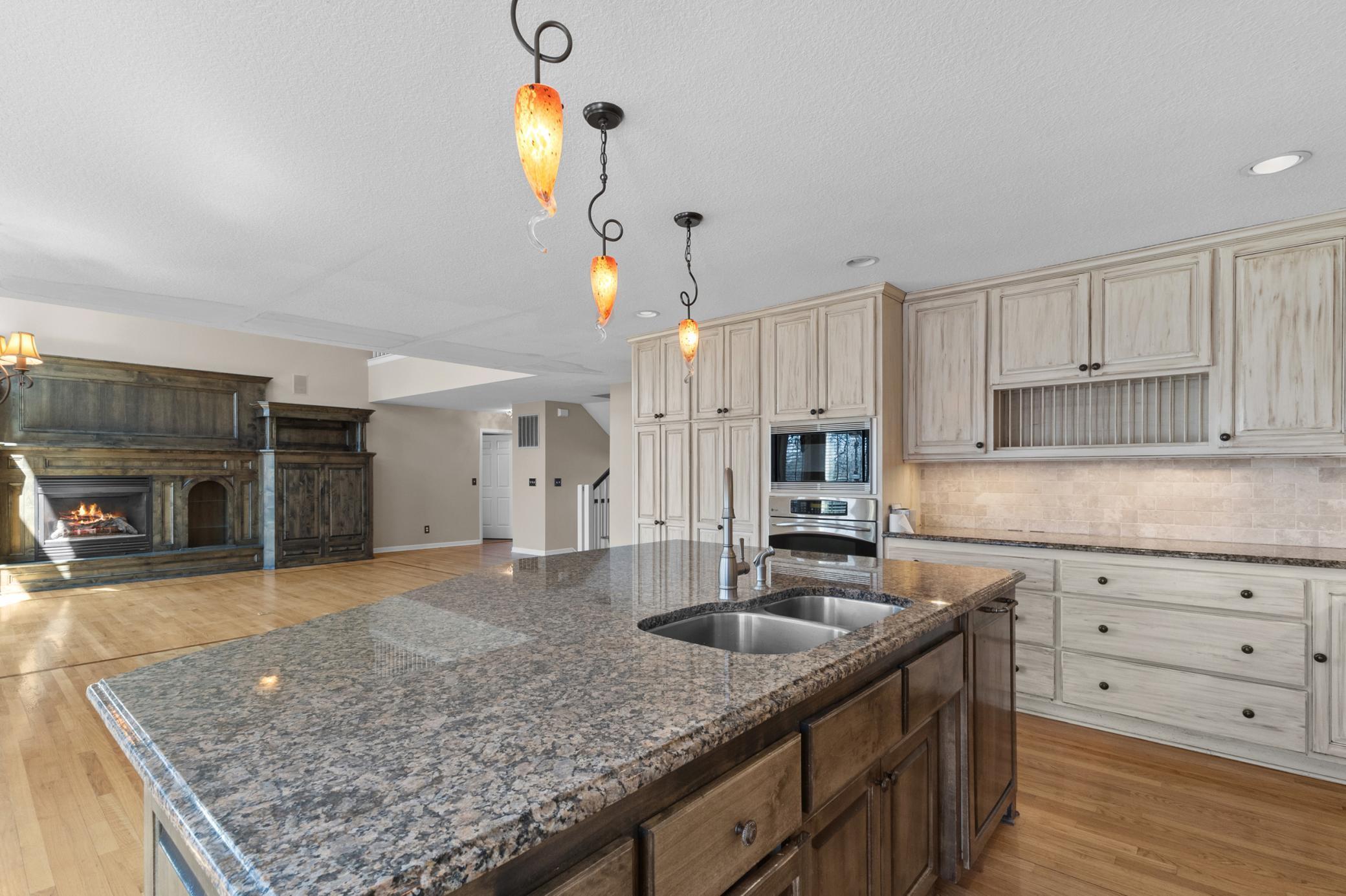 Wayzata, Minnesota, 55391, United States, 6 Bedrooms Bedrooms, ,5 BathroomsBathrooms,Residential,Active,1945262