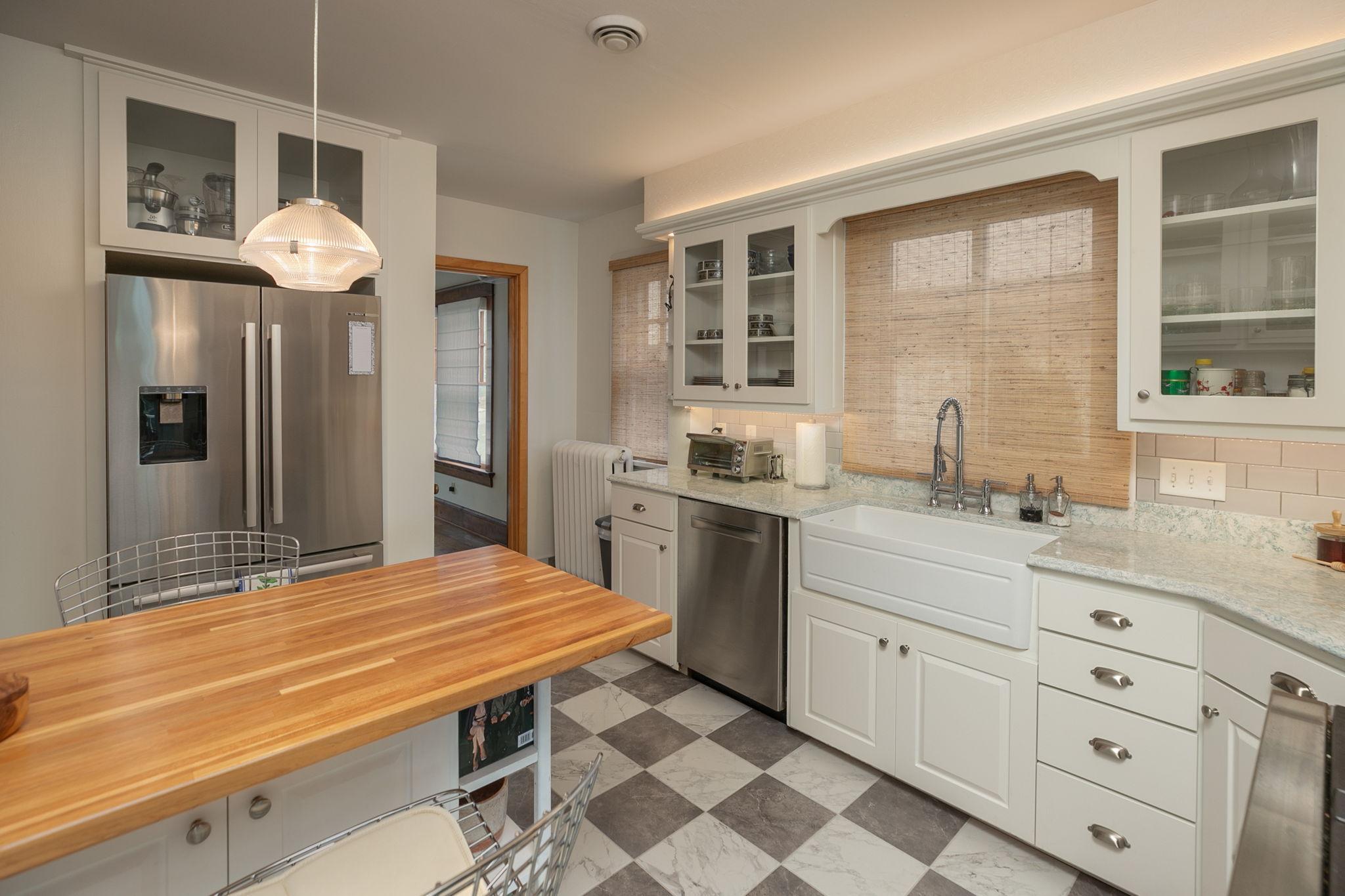 Rochester, Minnesota, 55902, United States, ,4 BathroomsBathrooms,Residential,Active,1762862