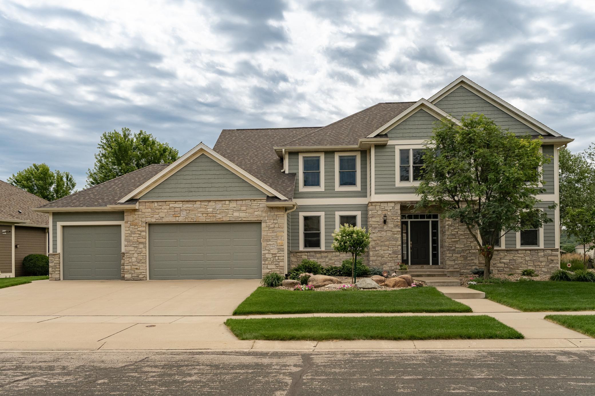 Rochester, Minnesota, 55902, United States, 6 Bedrooms Bedrooms, ,4 BathroomsBathrooms,Residential,Active,1888994