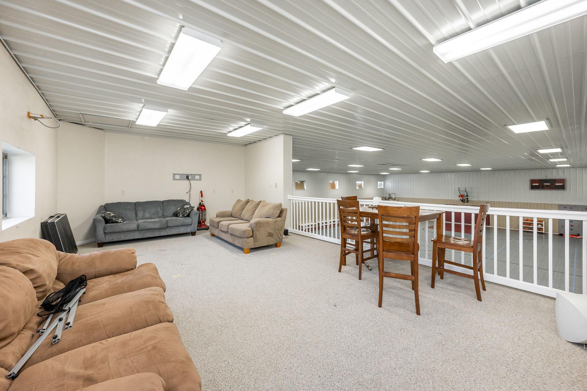 Fairmont, Minnesota, 56031, United States, 5 Bedrooms Bedrooms, ,6 BathroomsBathrooms,Residential,Active,1953012