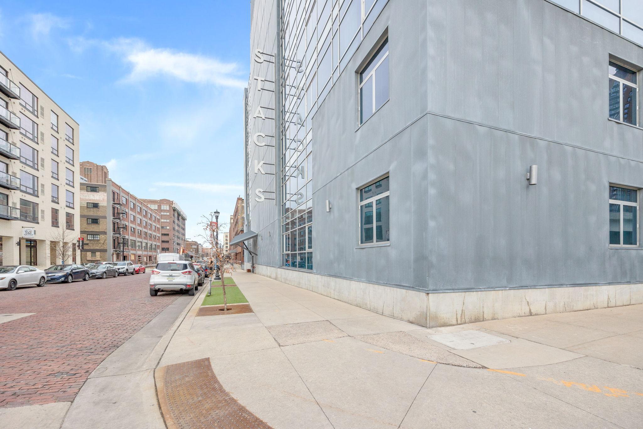 Minneapolis, Minnesota, 55401, United States, 2 Bedrooms Bedrooms, ,3 BathroomsBathrooms,Residential,Active,1756828