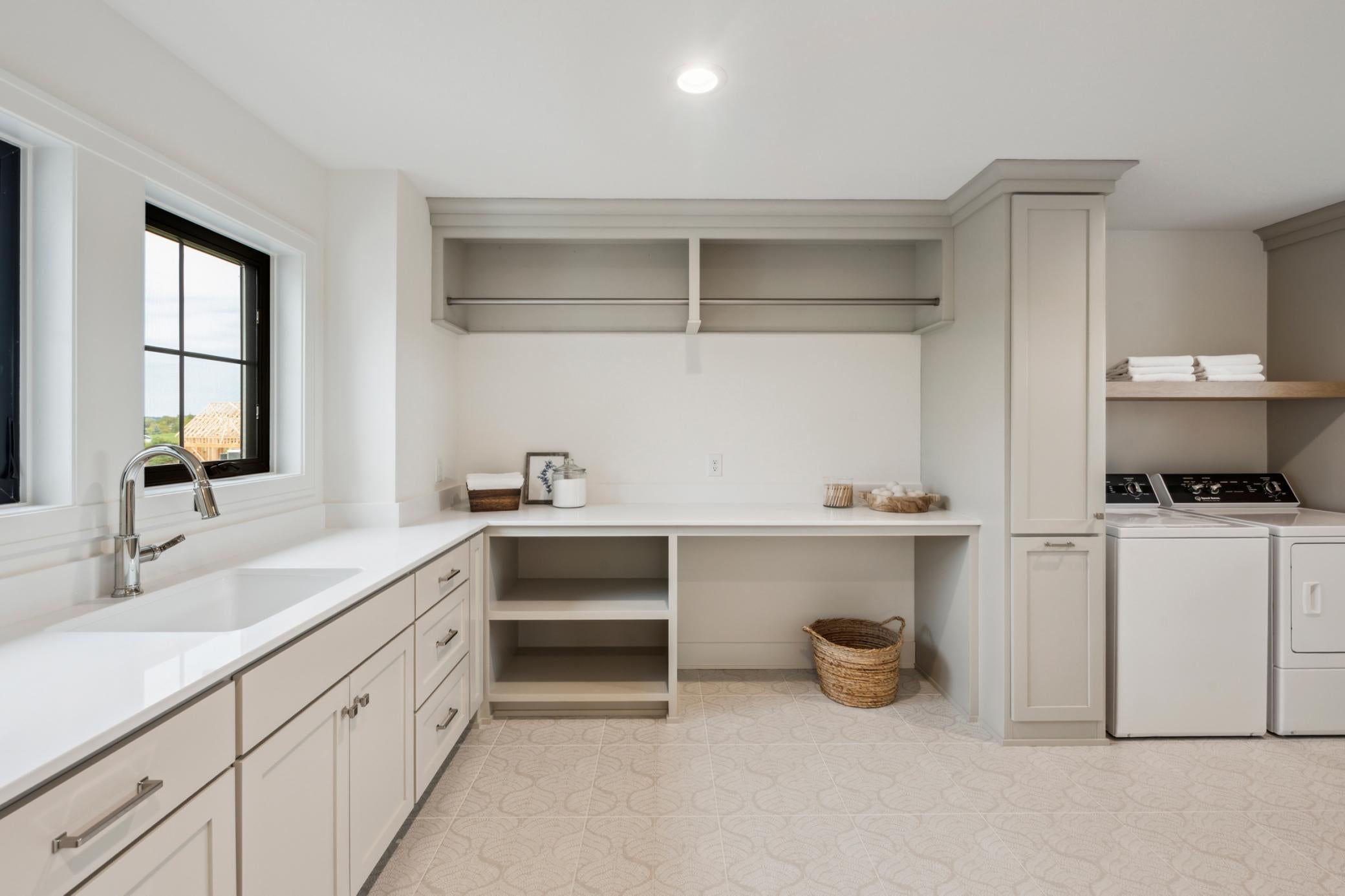 Prior Lake, Minnesota, 55372, United States, 5 Bedrooms Bedrooms, ,6 BathroomsBathrooms,Residential,Active,2010543