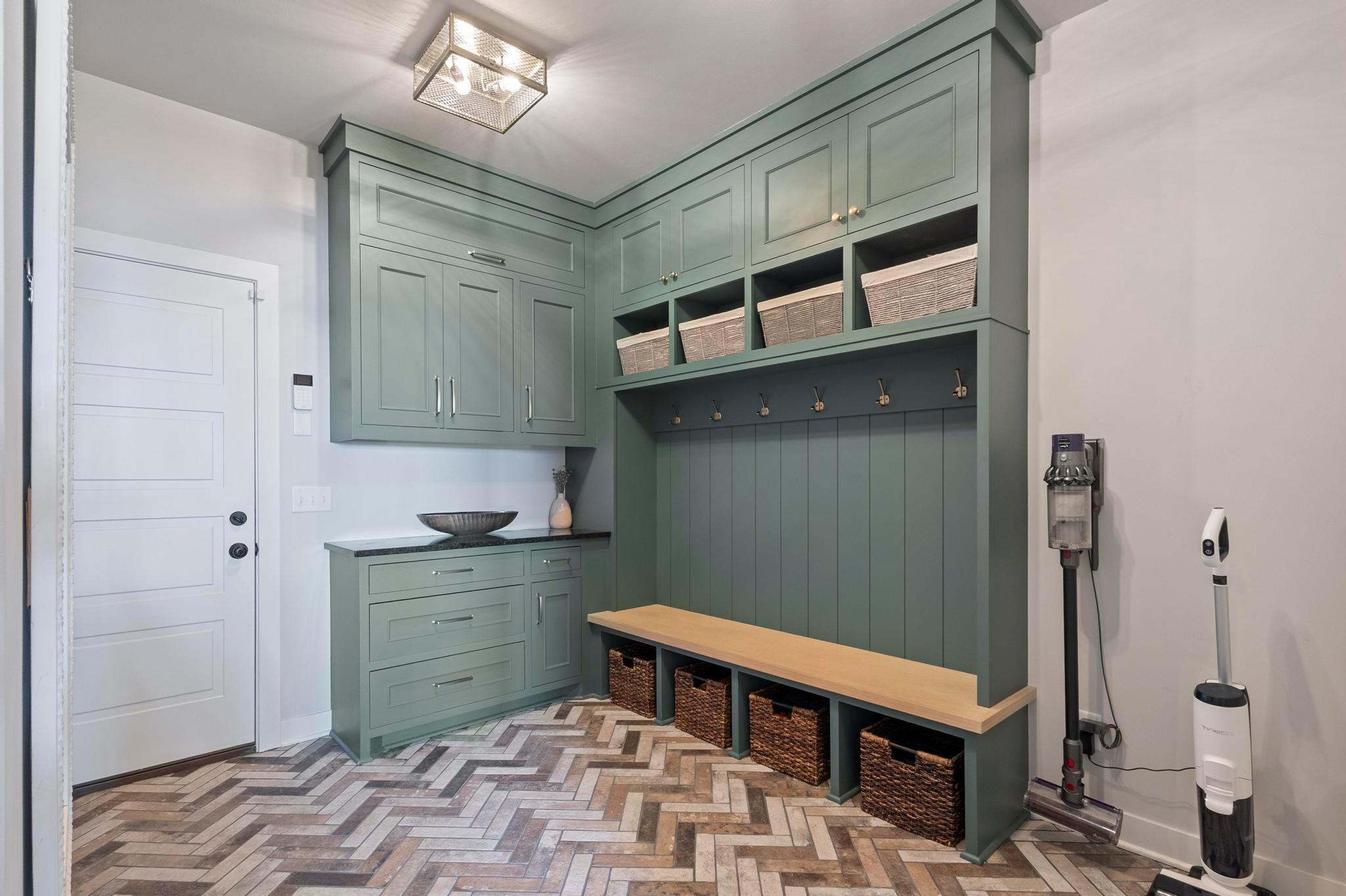 Excelsior, Minnesota, 55331, United States, 5 Bedrooms Bedrooms, ,5 BathroomsBathrooms,Residential,Active,1880009