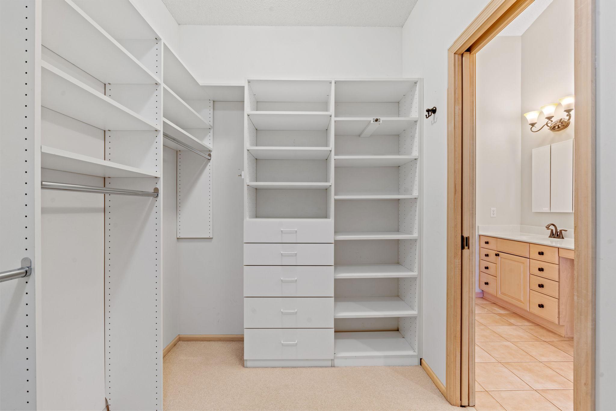 Wayzata, Minnesota, 55391, United States, 4 Bedrooms Bedrooms, ,3 BathroomsBathrooms,Residential,Active,1953718