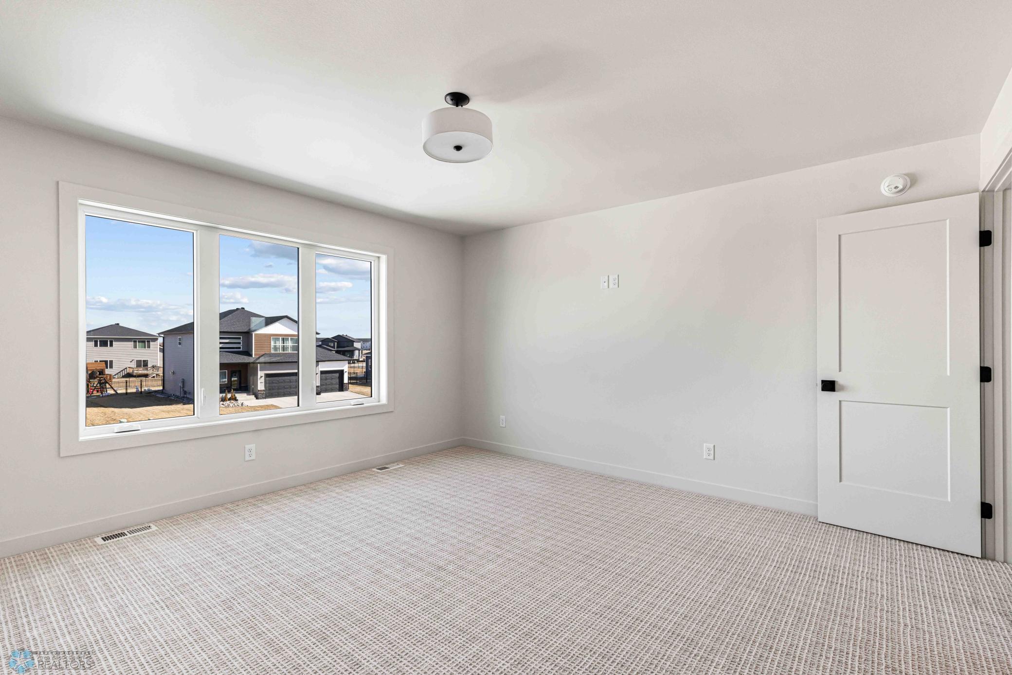 Fargo, North Dakota, 58104, United States, 6 Bedrooms Bedrooms, ,6 BathroomsBathrooms,Residential,Active,1762841