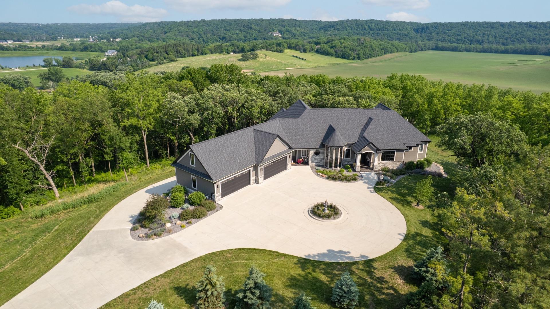 Rochester, Minnesota, 55902, United States, 4 Bedrooms Bedrooms, ,4 BathroomsBathrooms,Residential,Active,1853329