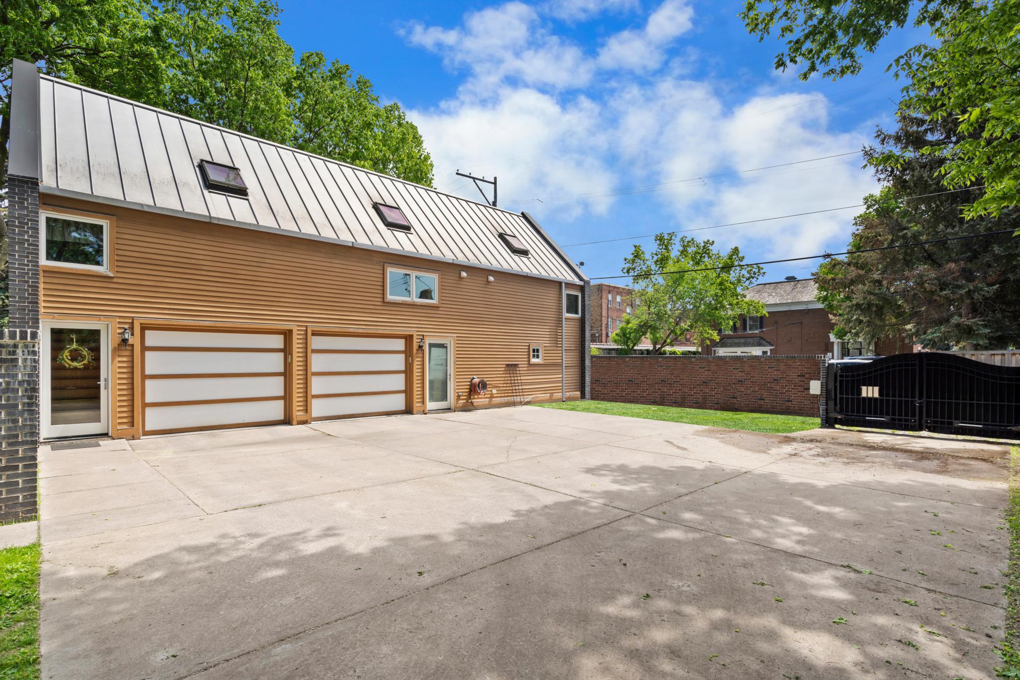 Saint Paul, Minnesota, 55105, United States, 6 Bedrooms Bedrooms, ,5 BathroomsBathrooms,Residential,Pending,2011867