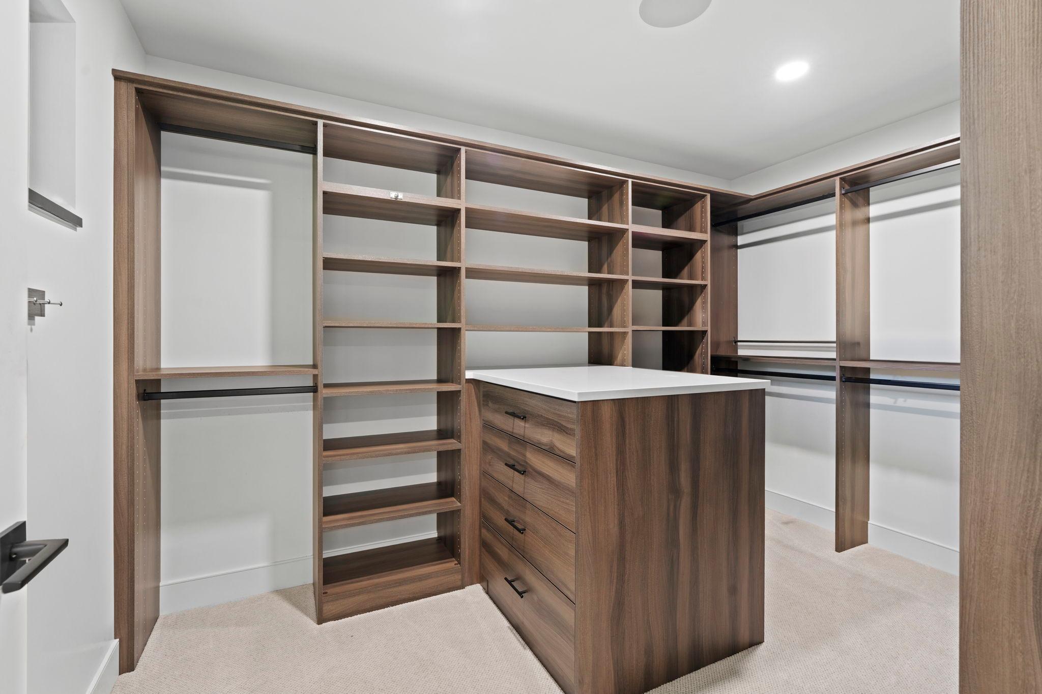 Shakopee, Minnesota, 55379, United States, 5 Bedrooms Bedrooms, ,5 BathroomsBathrooms,Residential,Active,1964254