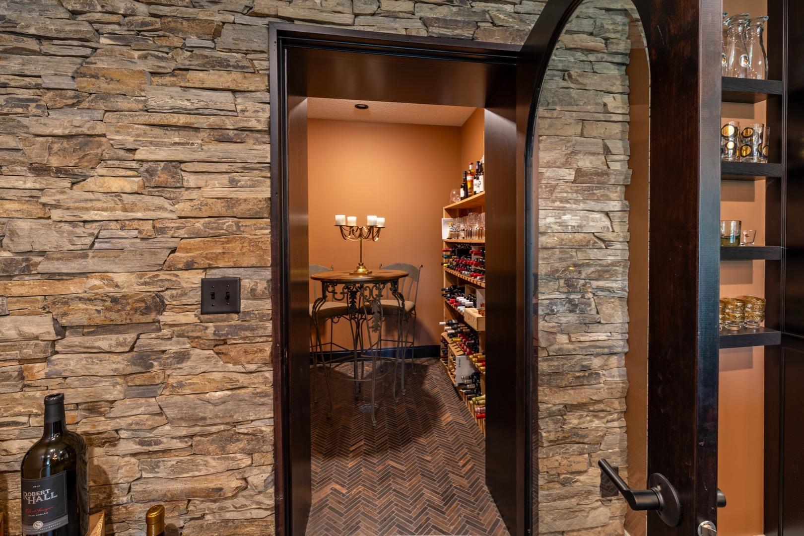 Rochester, Minnesota, 55902, United States, 4 Bedrooms Bedrooms, ,4 BathroomsBathrooms,Residential,Active,1853329