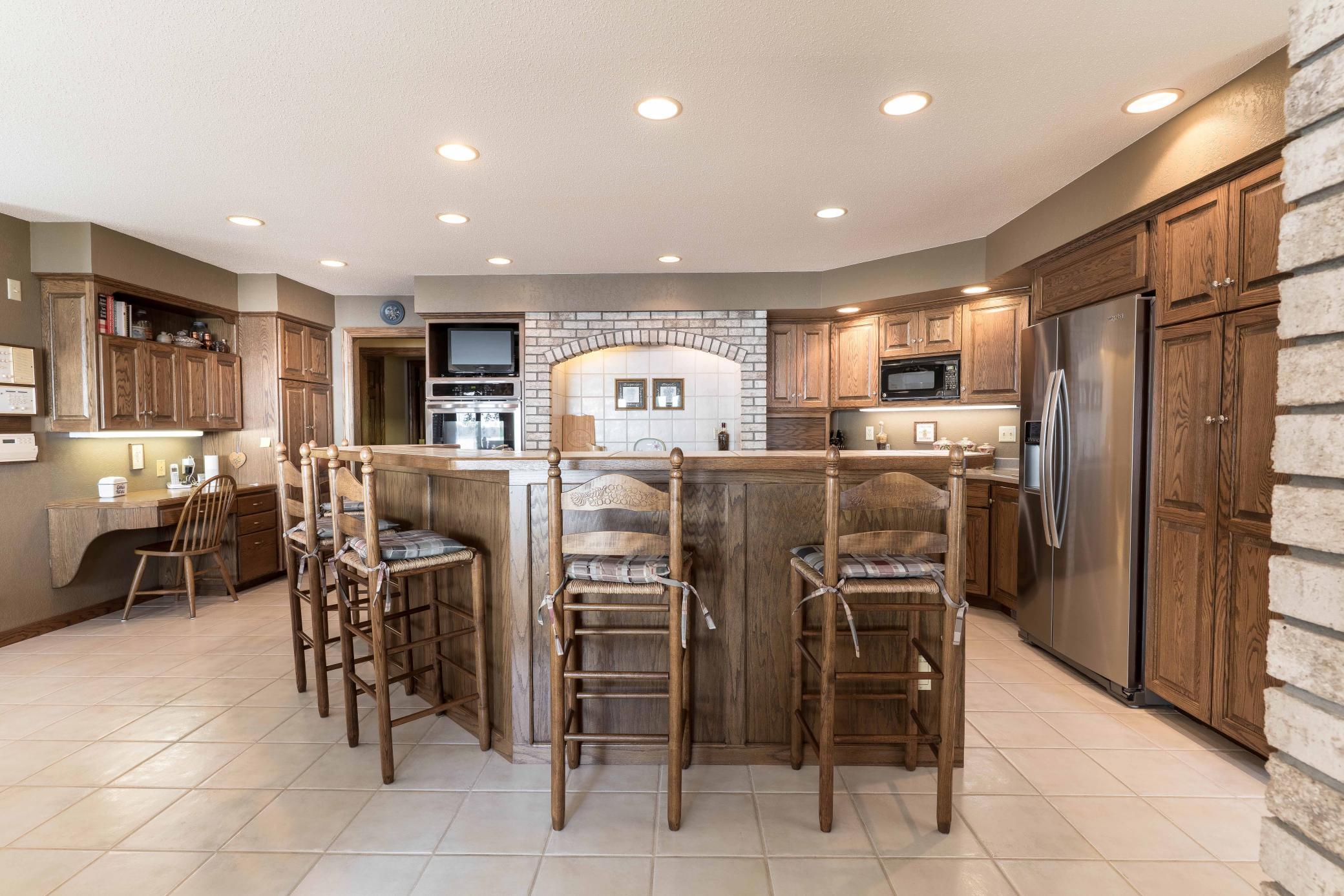 Alexandria, Minnesota, 56308, United States, 4 Bedrooms Bedrooms, ,6 BathroomsBathrooms,Residential,Active,1964256