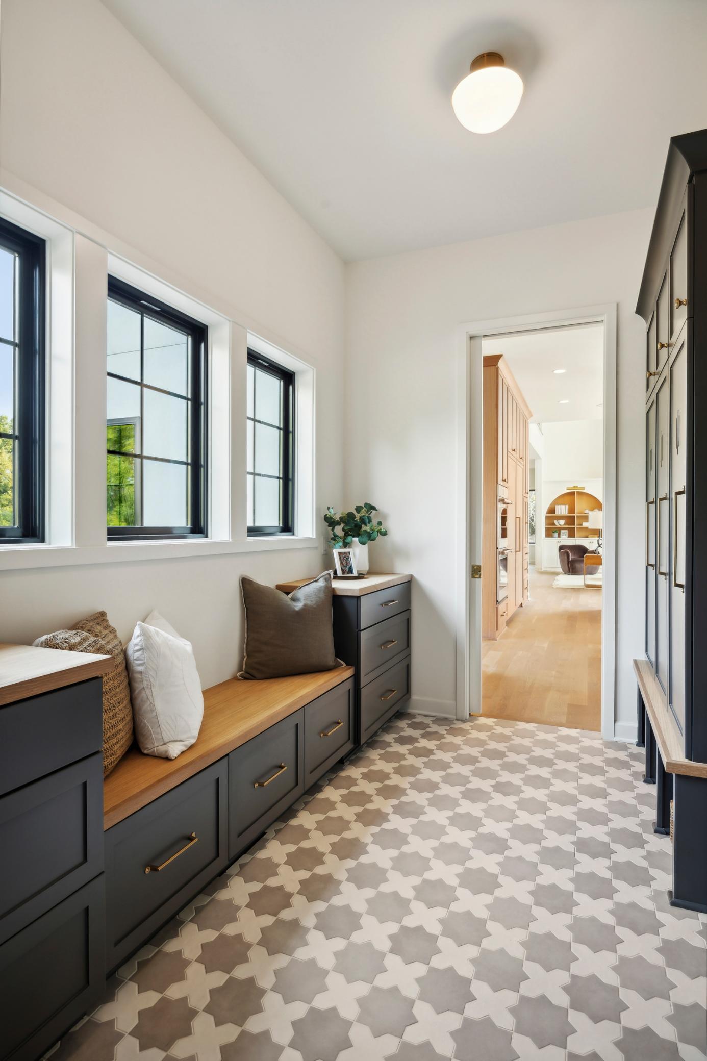 Wayzata, Minnesota, 55391, United States, 5 Bedrooms Bedrooms, ,5 BathroomsBathrooms,Residential,Active,1963391