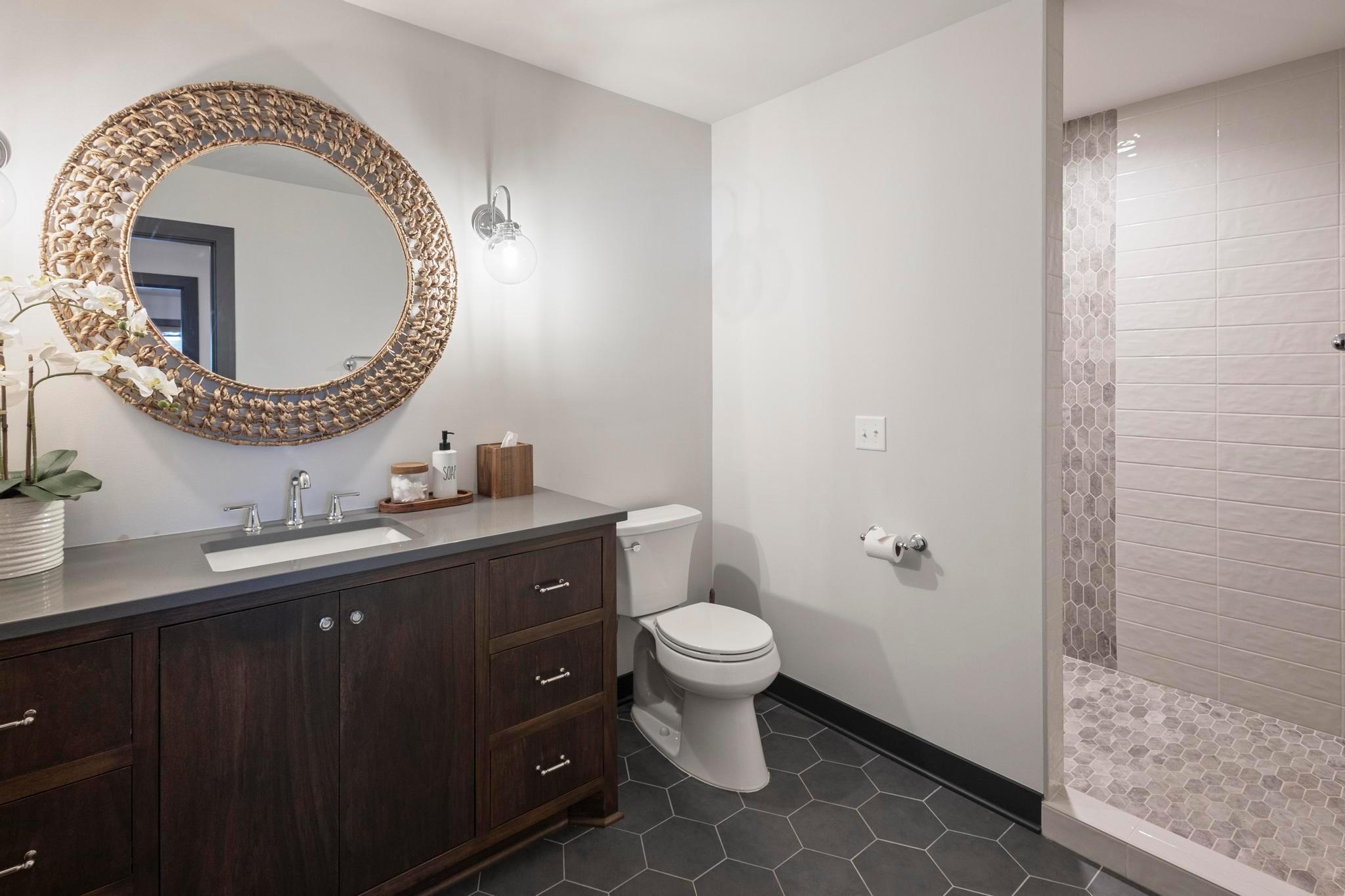 Excelsior, Minnesota, 55331, United States, 5 Bedrooms Bedrooms, ,5 BathroomsBathrooms,Residential,Active,1880009