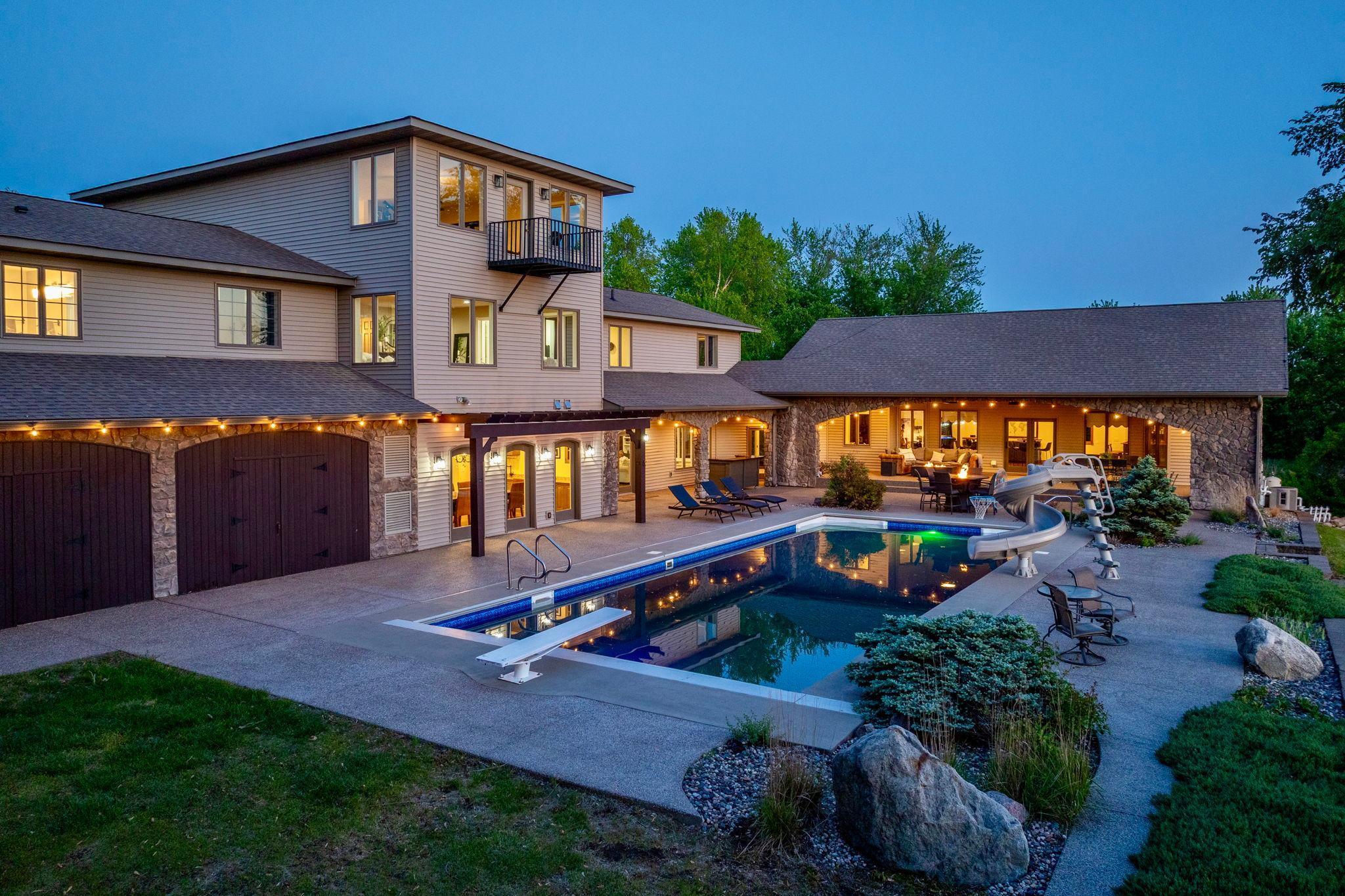 Elysian, Minnesota, 56028, United States, 6 Bedrooms Bedrooms, ,6 BathroomsBathrooms,Residential,Active,1831792