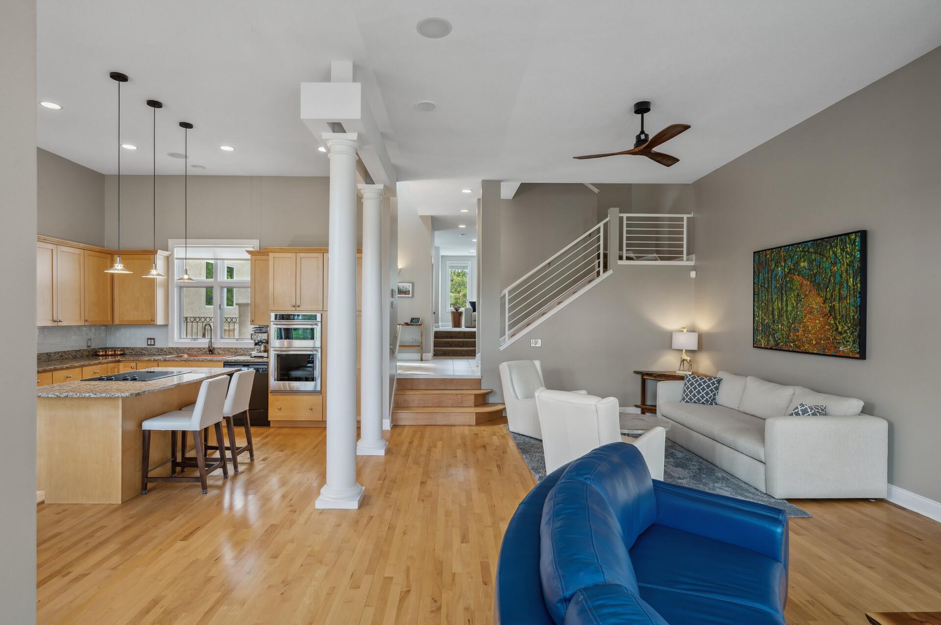 Minneapolis, Minnesota, 55401, United States, 4 Bedrooms Bedrooms, ,4 BathroomsBathrooms,Residential,Active,2003546