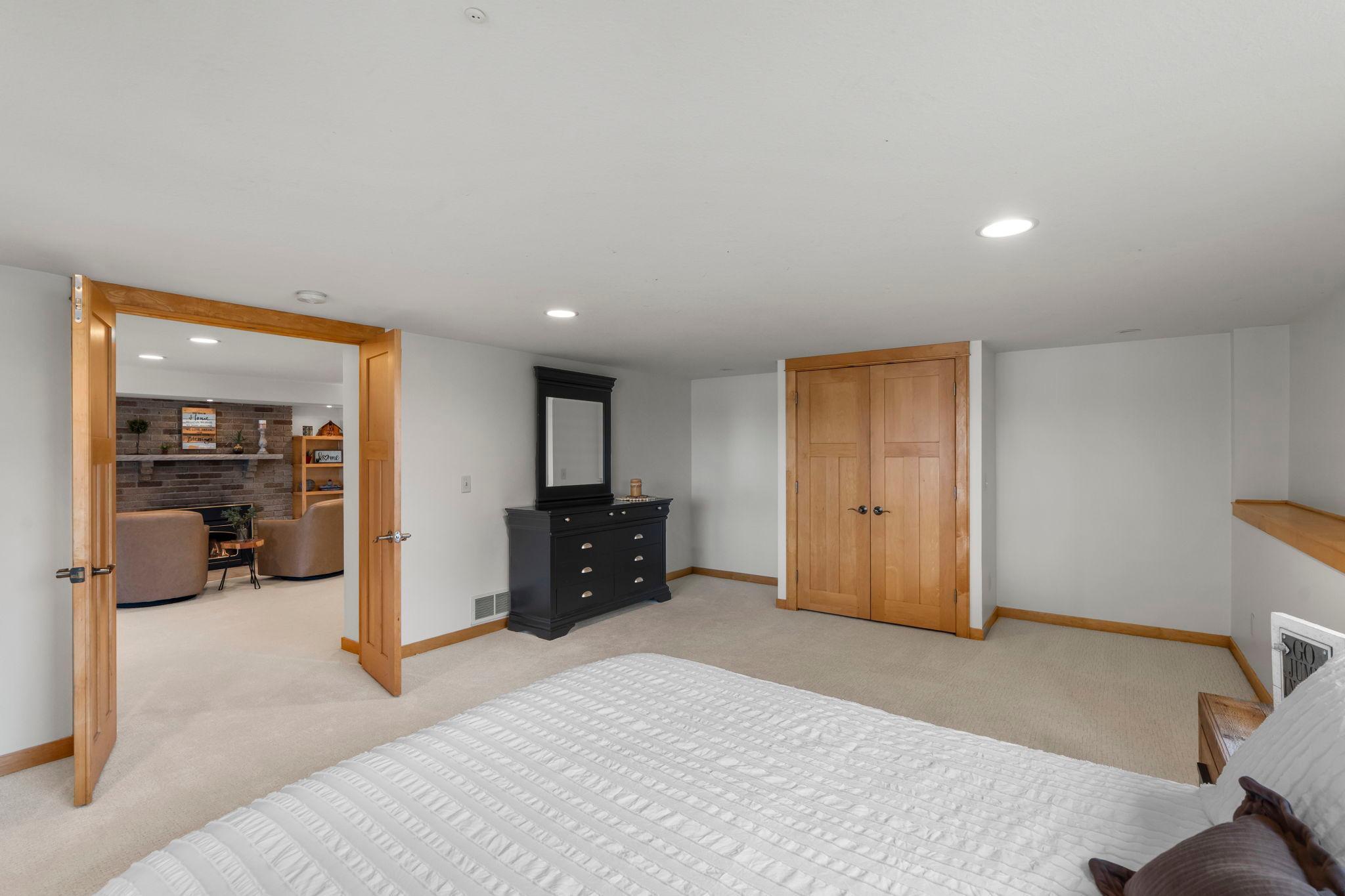 Arden Hills, Minnesota, 55112, United States, 4 Bedrooms Bedrooms, ,3 BathroomsBathrooms,Residential,Active,1973290