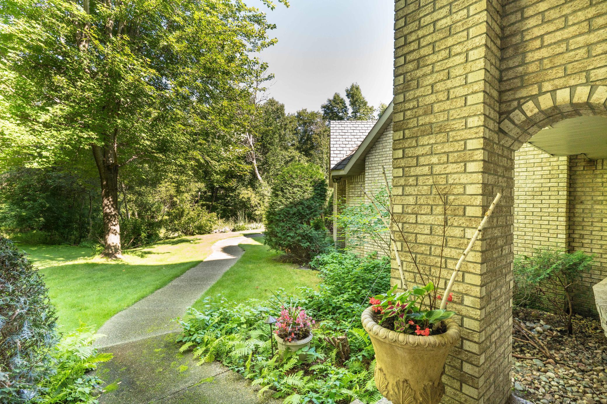 Alexandria, Minnesota, 56308, United States, 4 Bedrooms Bedrooms, ,6 BathroomsBathrooms,Residential,Active,1964256