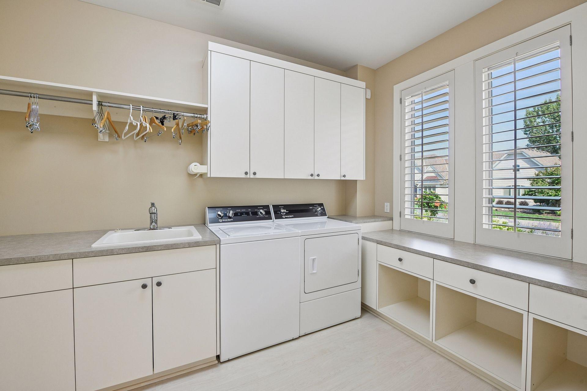 Minneapolis, Minnesota, 55439, United States, 5 Bedrooms Bedrooms, ,5 BathroomsBathrooms,Residential,Active,1944273