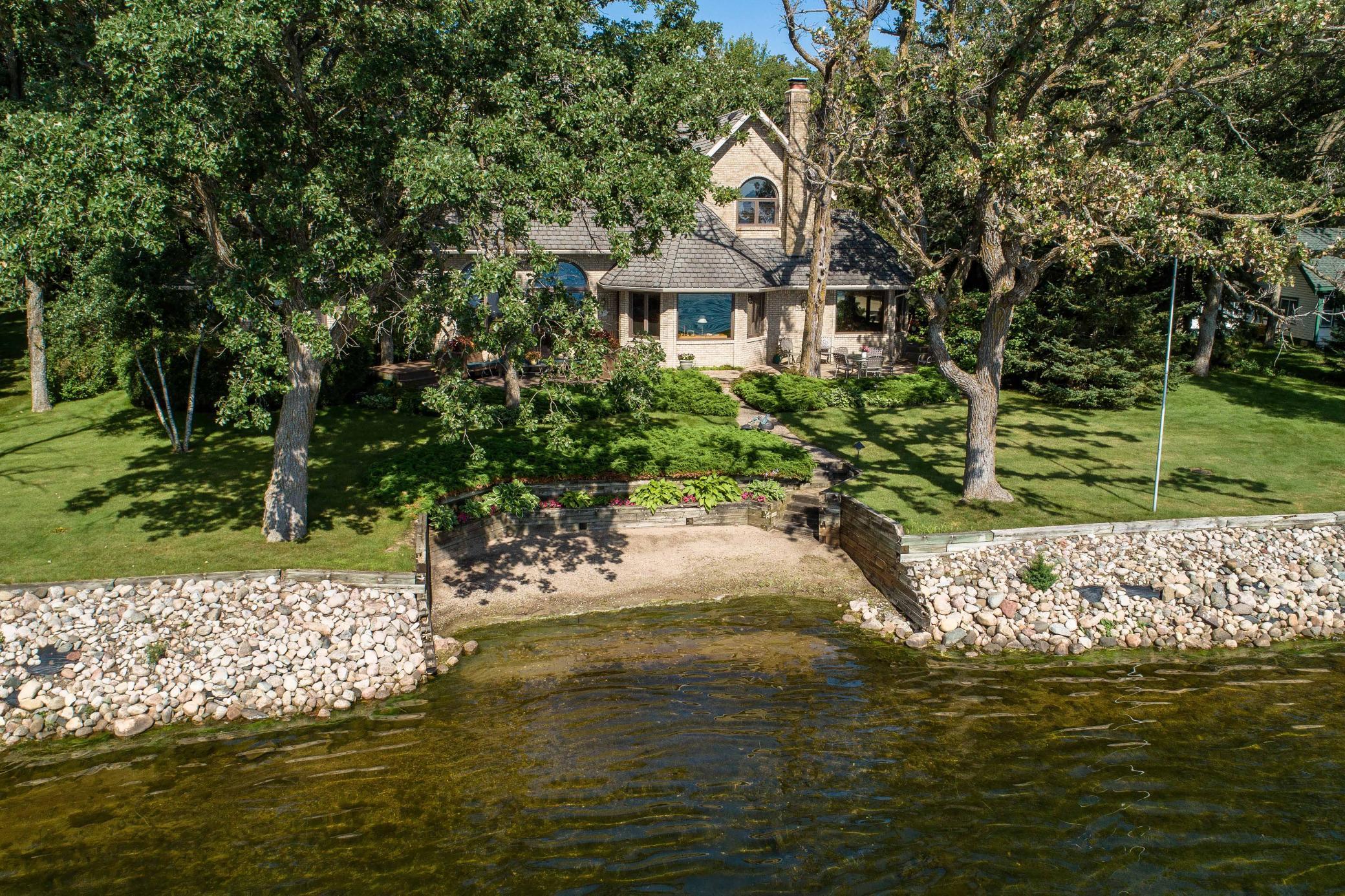 Alexandria, Minnesota, 56308, United States, 4 Bedrooms Bedrooms, ,6 BathroomsBathrooms,Residential,Active,1964256