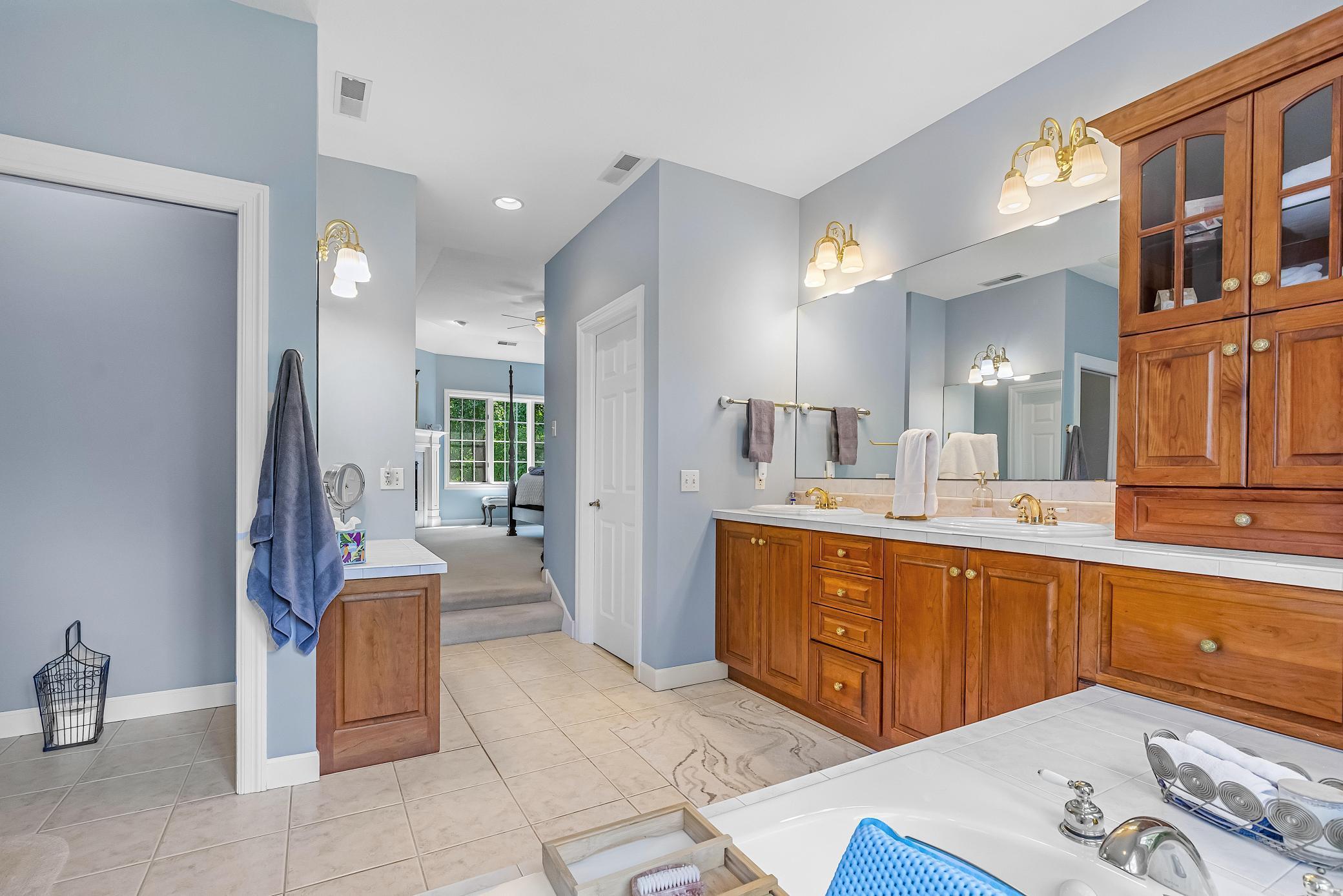 Stillwater, Minnesota, 55082, United States, 6 Bedrooms Bedrooms, ,5 BathroomsBathrooms,Residential,Active,1834479