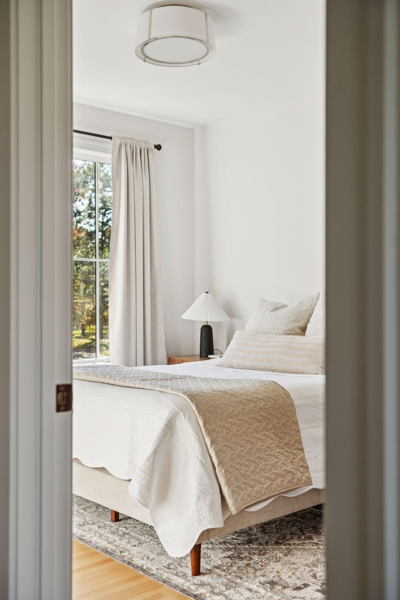 Saint Paul, Minnesota, 55118, United States, 4 Bedrooms Bedrooms, ,4 BathroomsBathrooms,Residential,Active,1973547