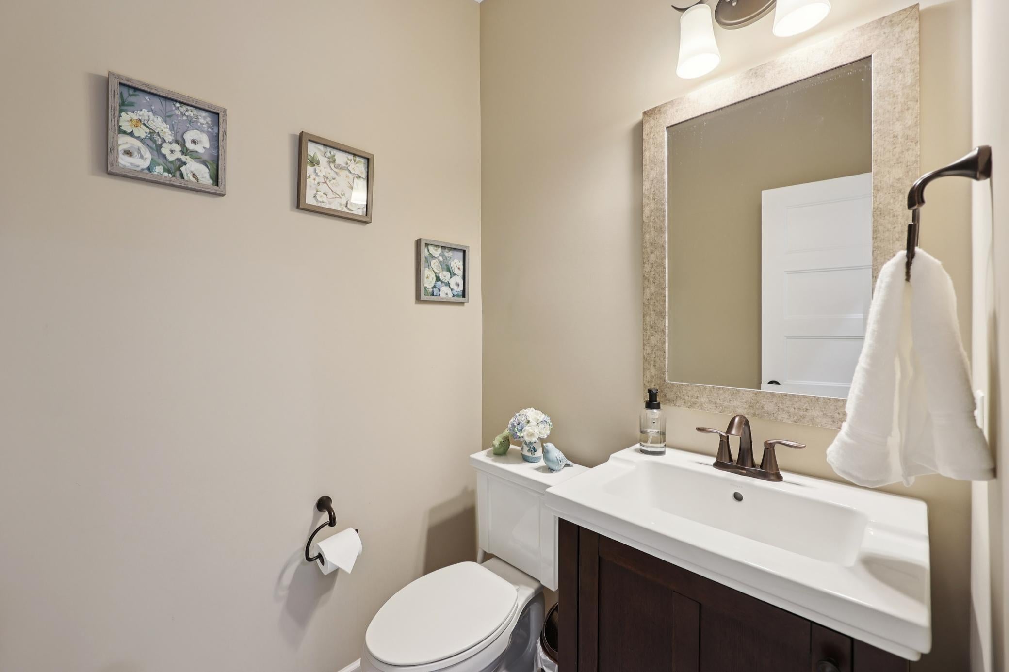 Eden Prairie, Minnesota, 55347, United States, 5 Bedrooms Bedrooms, ,6 BathroomsBathrooms,Residential,Active,2006884