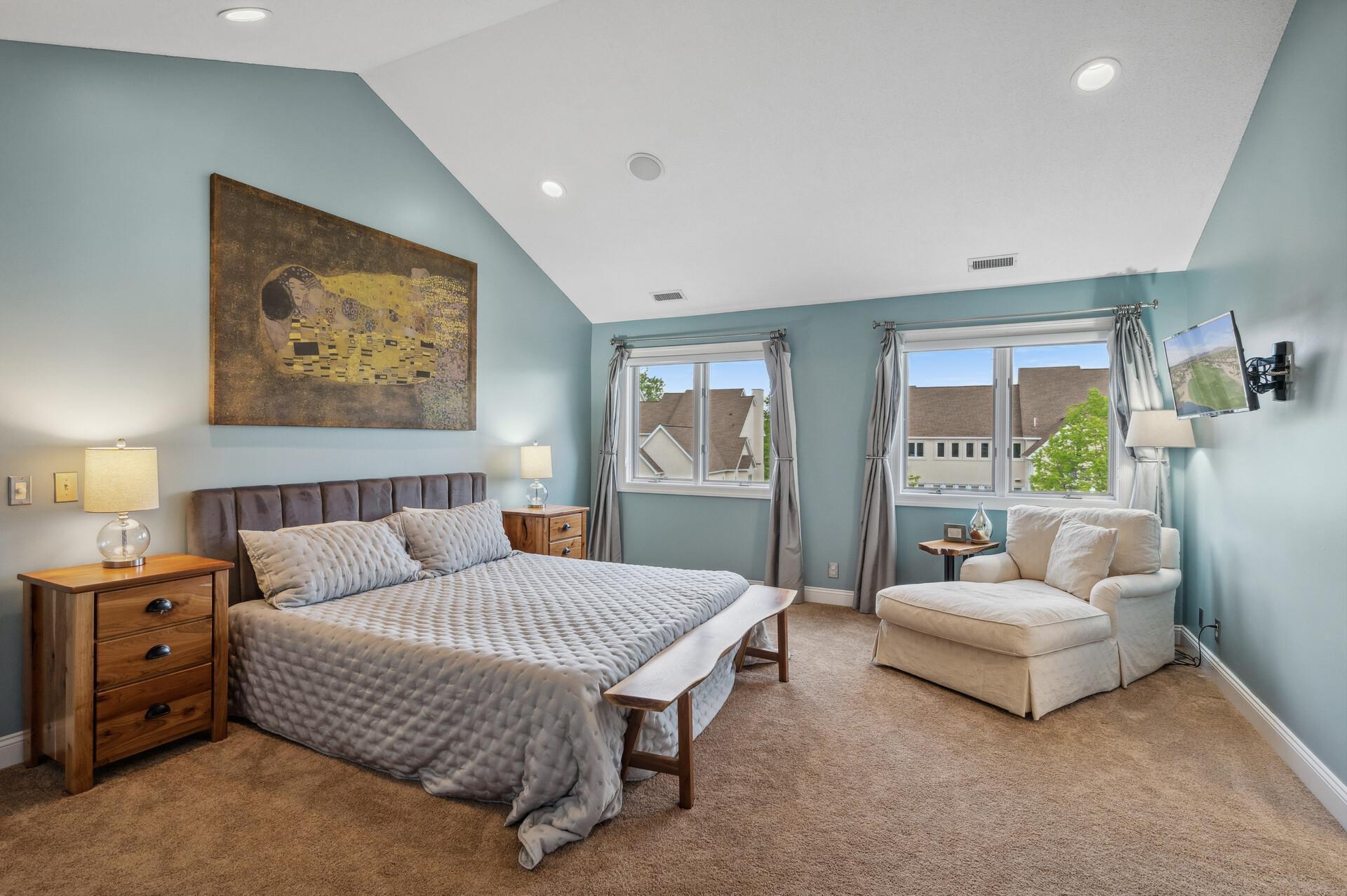 Minneapolis, Minnesota, 55401, United States, 4 Bedrooms Bedrooms, ,4 BathroomsBathrooms,Residential,Active,2003546