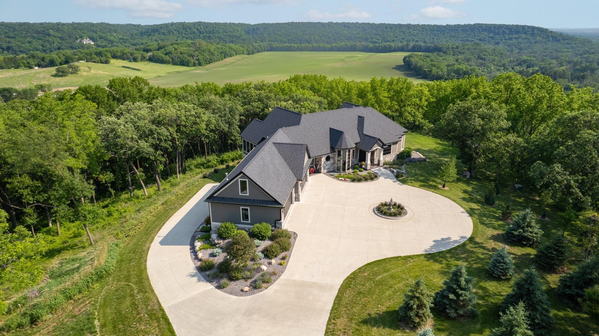 Rochester, Minnesota, 55902, United States, 4 Bedrooms Bedrooms, ,4 BathroomsBathrooms,Residential,Active,1853329