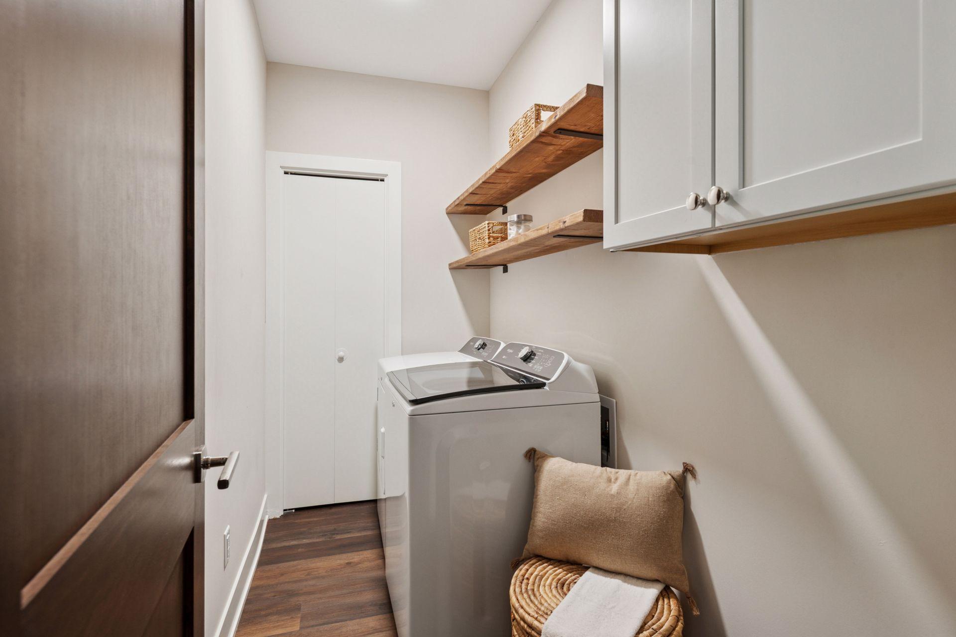 Saint Paul, Minnesota, 55118, United States, 4 Bedrooms Bedrooms, ,4 BathroomsBathrooms,Residential,Active,1973547