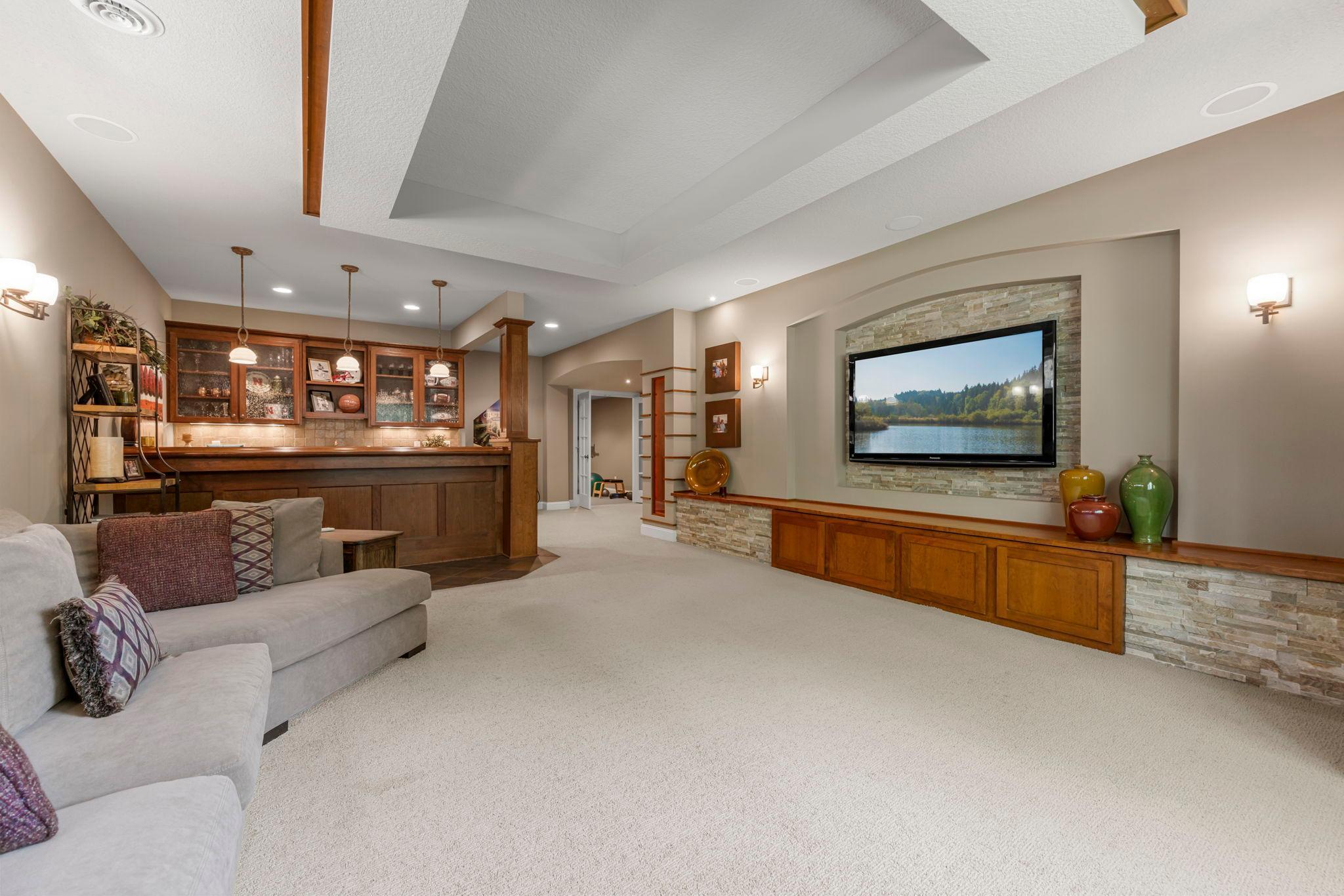 Rosemount, Minnesota, 55068, United States, 5 Bedrooms Bedrooms, ,5 BathroomsBathrooms,Residential,Active,2007318