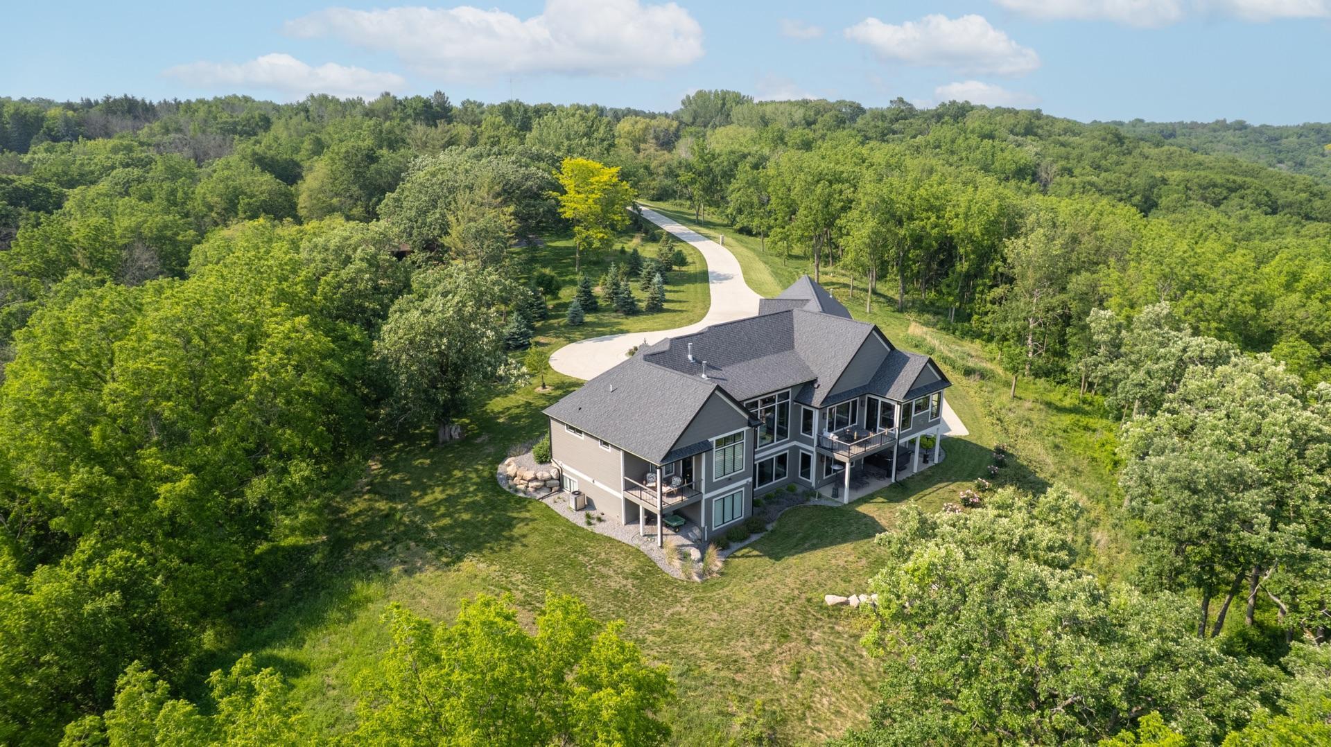 Rochester, Minnesota, 55902, United States, 4 Bedrooms Bedrooms, ,4 BathroomsBathrooms,Residential,Active,1853329