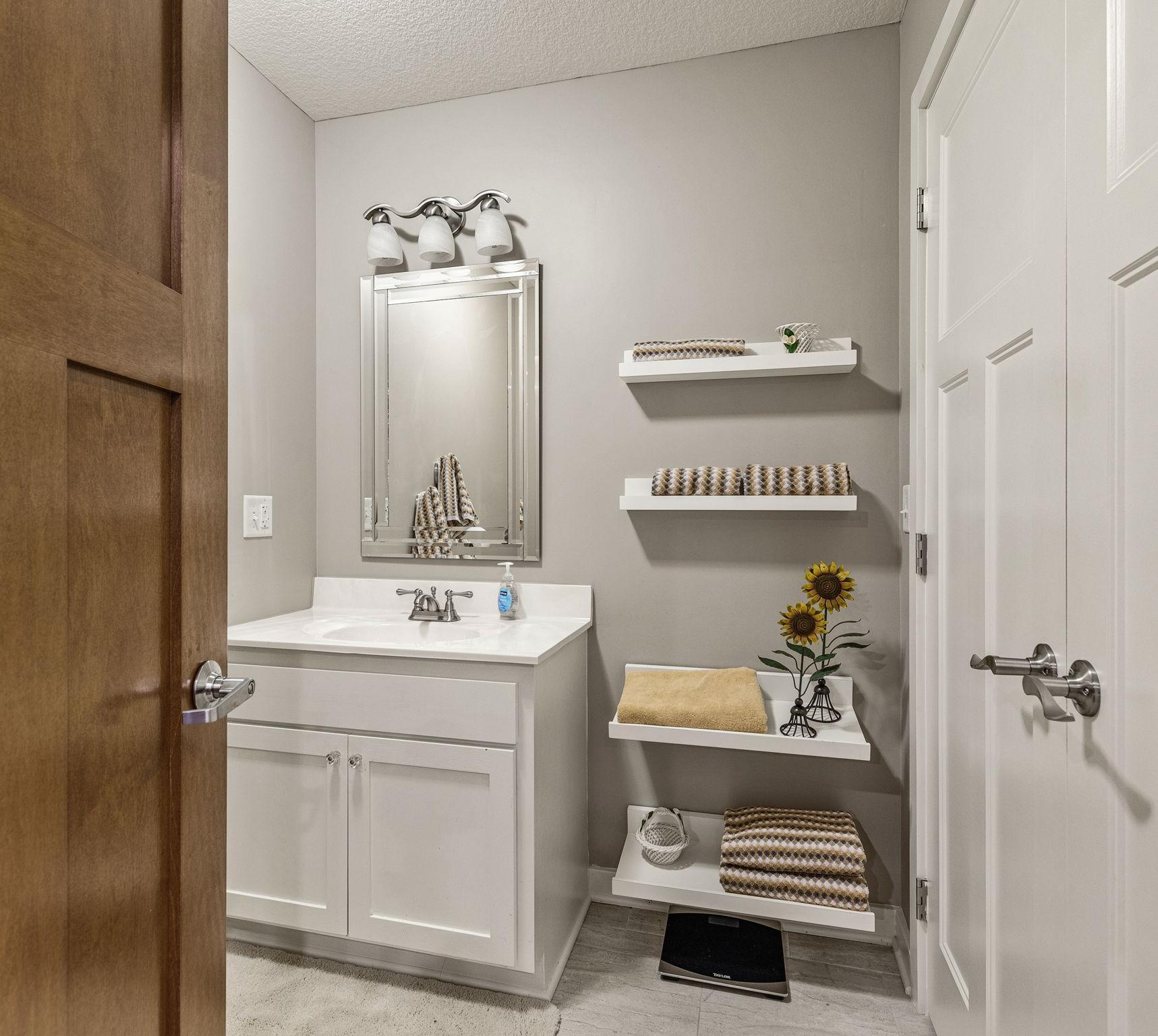 Rogers, Minnesota, 55374, United States, 5 Bedrooms Bedrooms, ,5 BathroomsBathrooms,Residential,Active,1914592