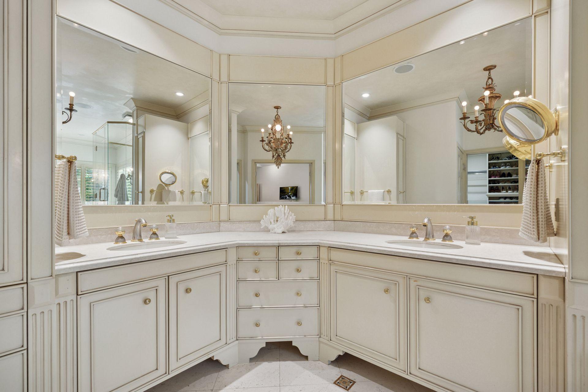 Eden Prairie, Minnesota, 55347, United States, 5 Bedrooms Bedrooms, ,5 BathroomsBathrooms,Residential,Active,2007097