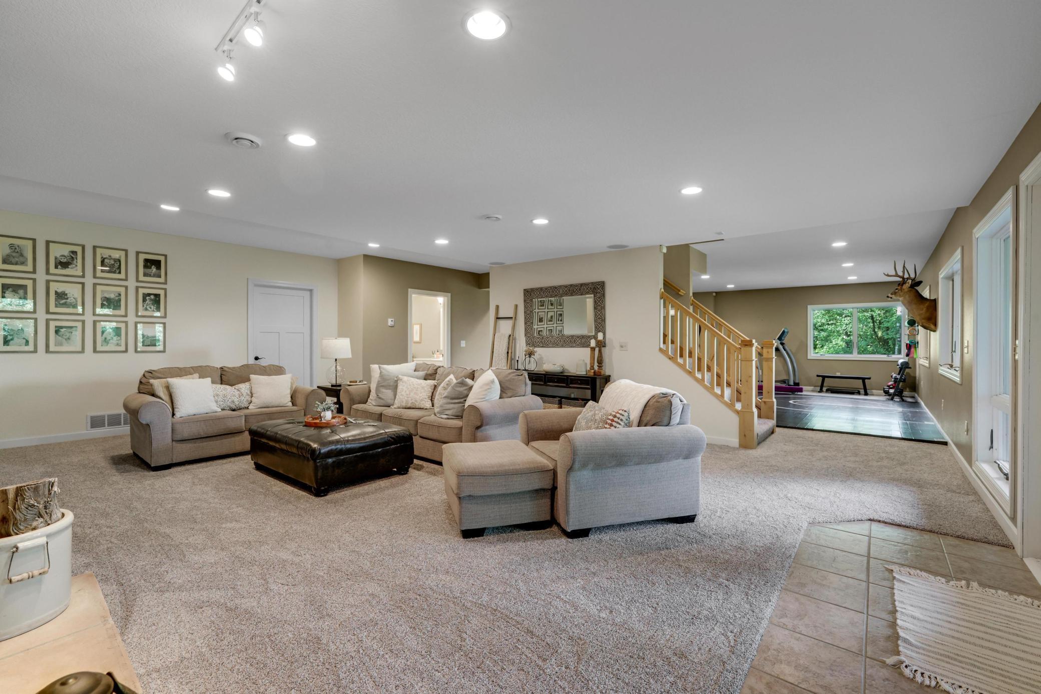 Prescott, Wisconsin, 54021, United States, 5 Bedrooms Bedrooms, ,4 BathroomsBathrooms,Residential,Active,1922293